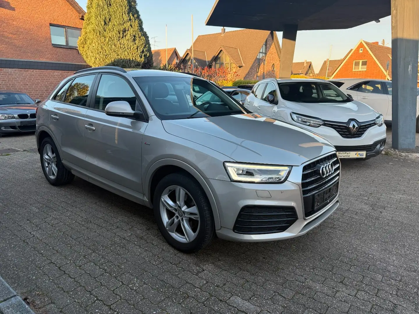 Audi Q3 2,0 TDI S-Line Navi Argent - 2