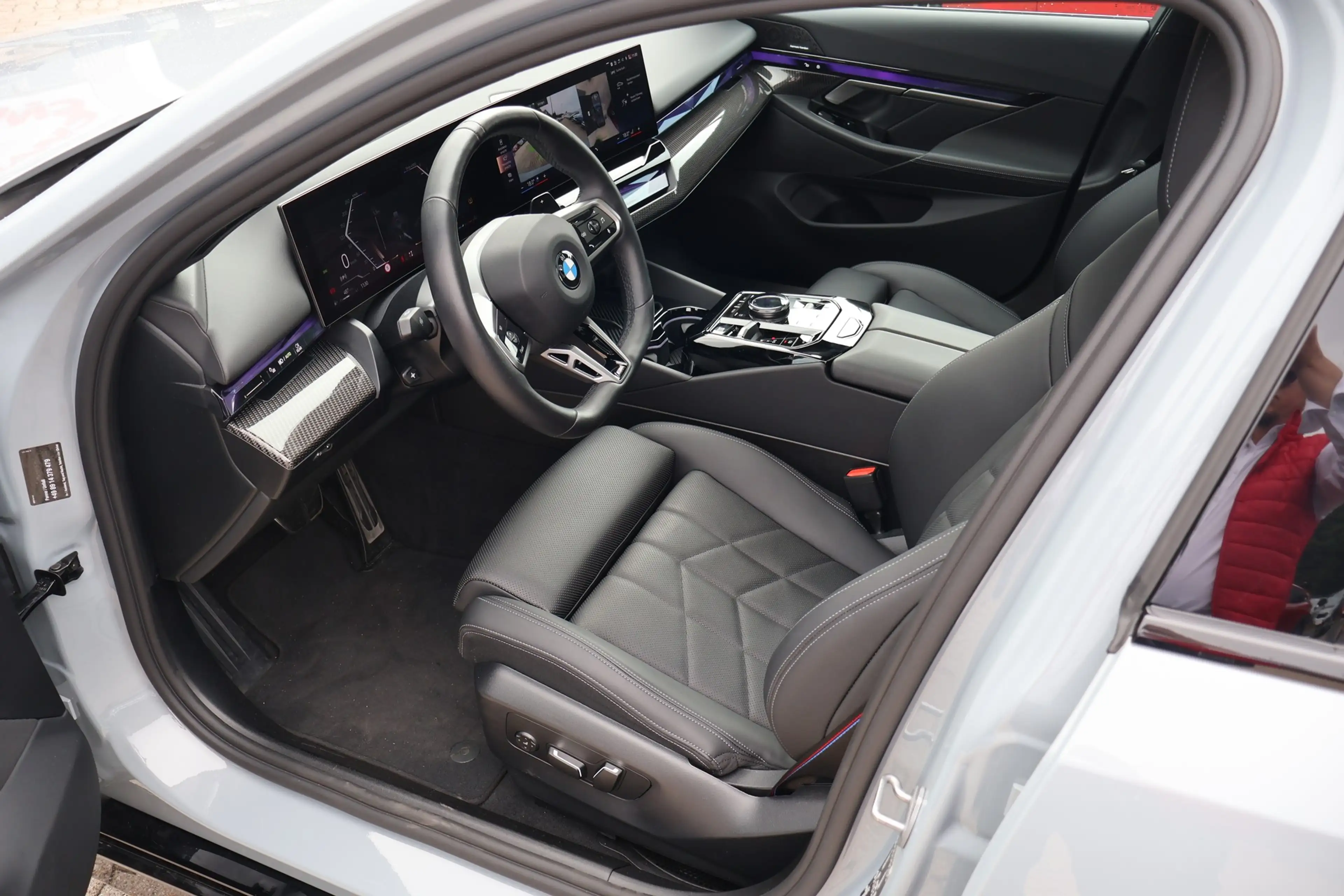 BMW 540 540d M-Sport Touring xDrive Aut. LED ACC Pano — photo 8