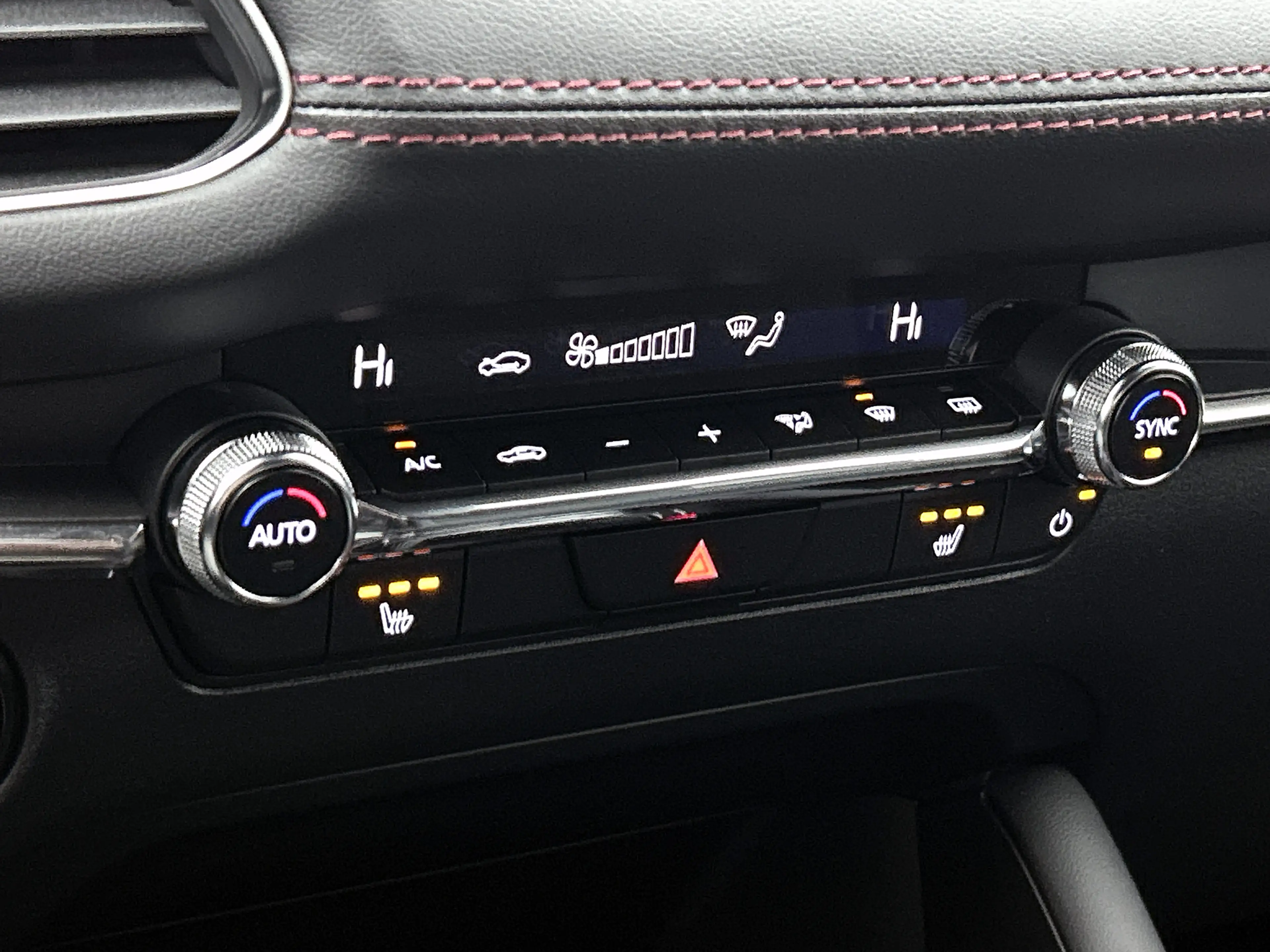 Mazda 3 2.0 e-SkyActiv-G M Hybrid 150 Homura | Head-up Dis — photo 9