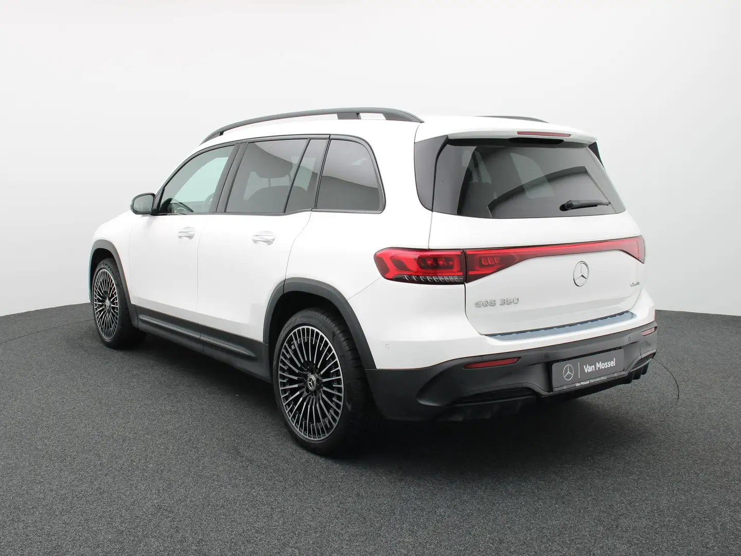 Mercedes-Benz EQB 350 4MATIC AMG Line + 7-ZIT + PANO DAK + CARPLAY + BUR Blanc - 2