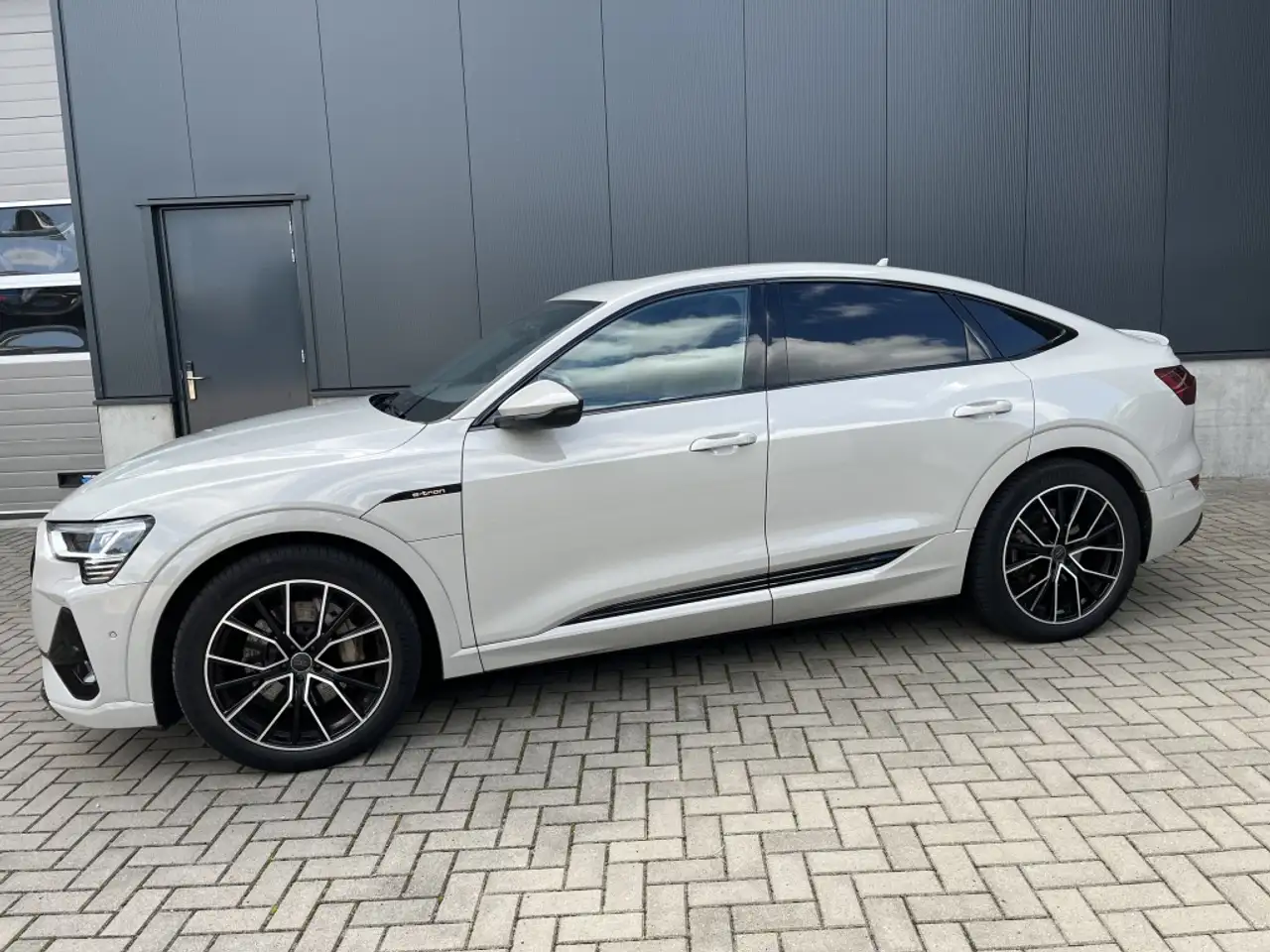 Audi e-tron Sportback 50 quattro S edition, миниатюра 2