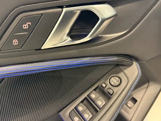 BMW 1 Series view 12