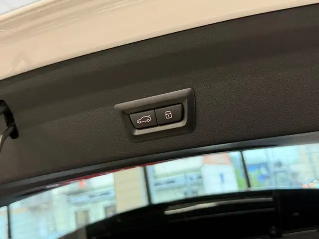 BMW 1 Series view 25