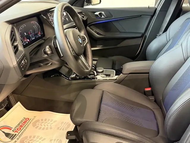 BMW 1 Series view 11