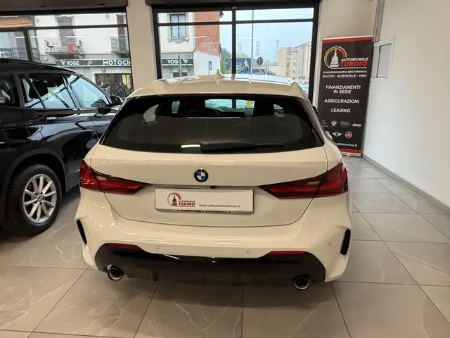 BMW 1 Series view 5