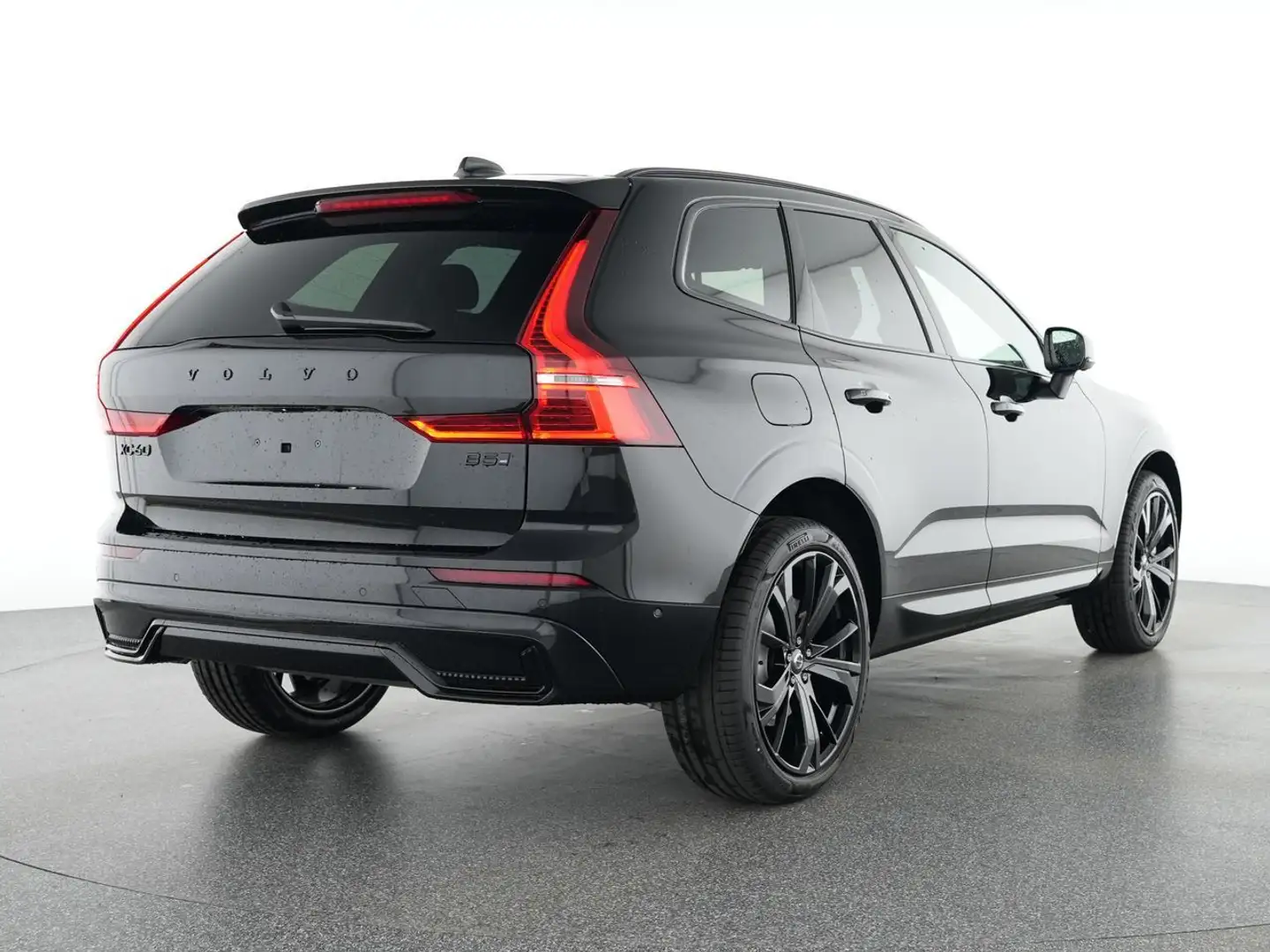 Volvo XC60 B5 Plus Black Edition AWD !!PANO+360°+H/K!! Zwart - 2