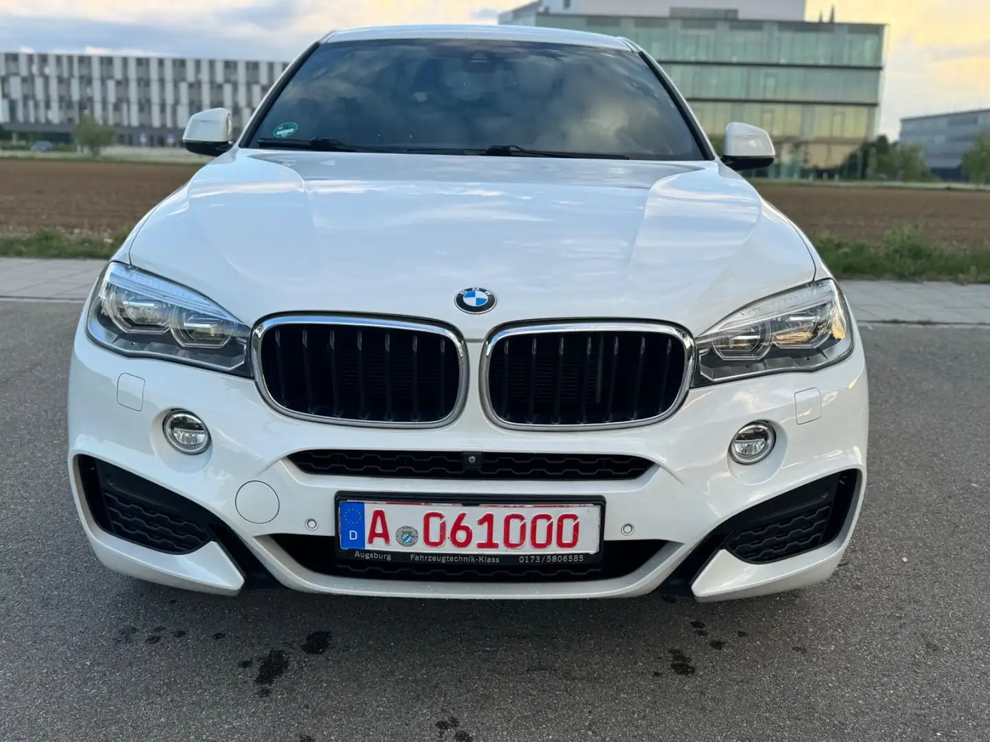 BMW X6 Baureihe X6 xDrive 35 i M-Paket TOP White - 2