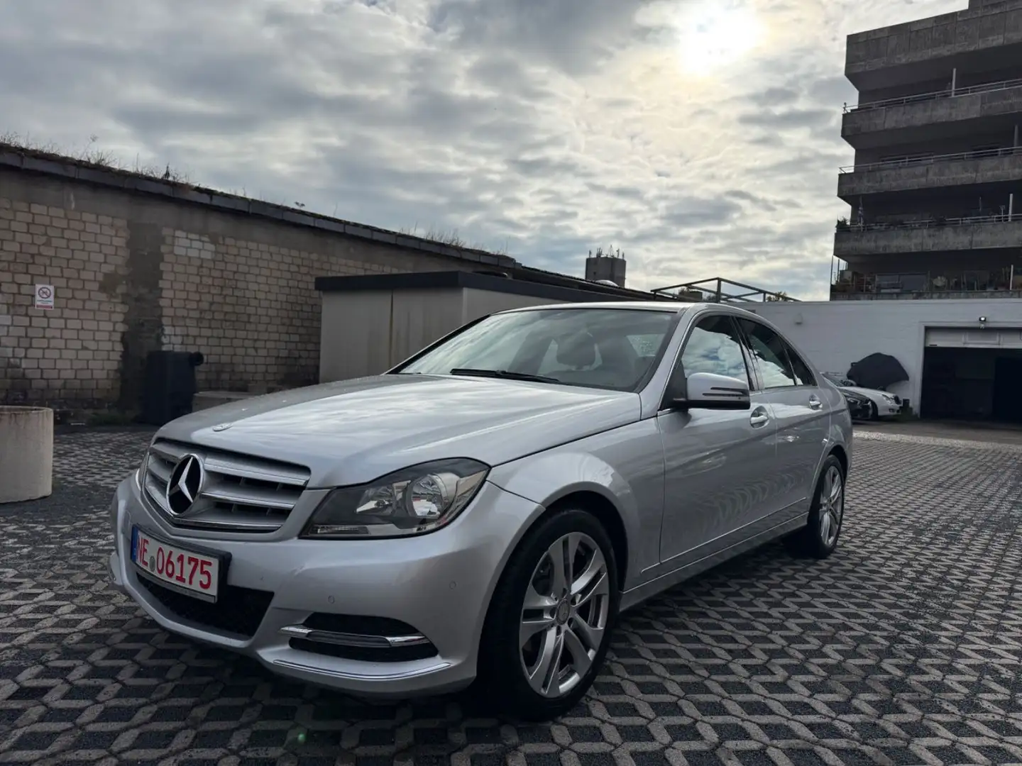 Mercedes-Benz C 180 C -Klasse Lim. C 180 CGI BlueEfficiency Silber - 1