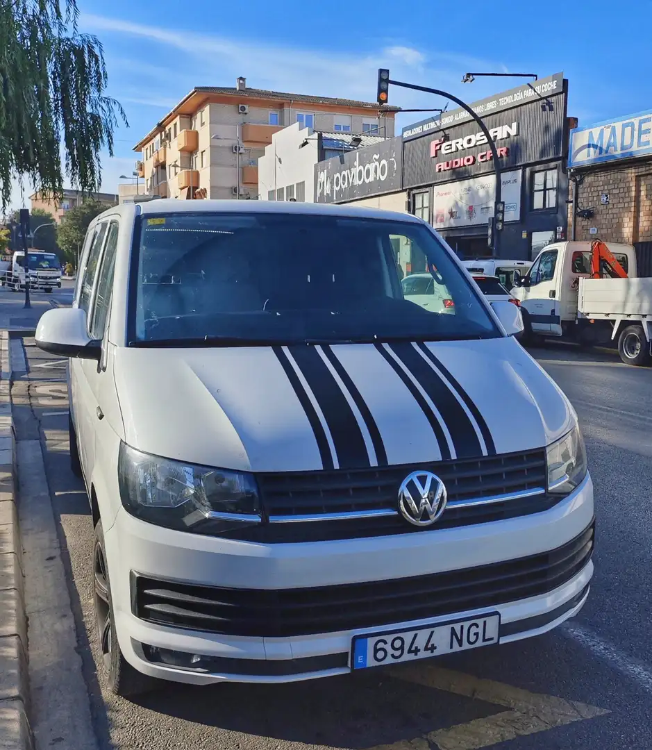 Volkswagen T6 Transporter - 1