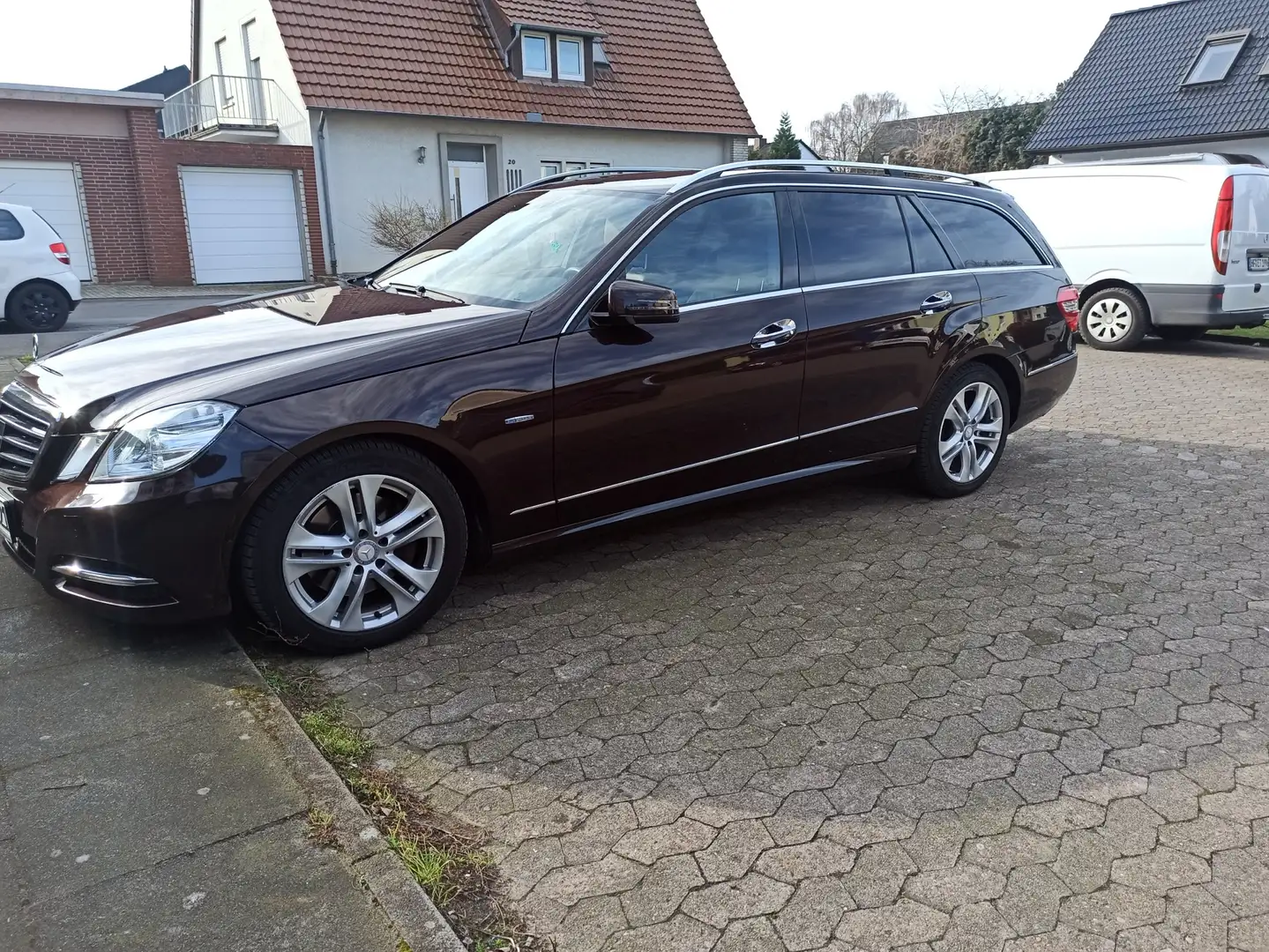 Mercedes-Benz E 350 T CDI DPF 4Matic.2Hand.Distronic.Sport. Braun - 1