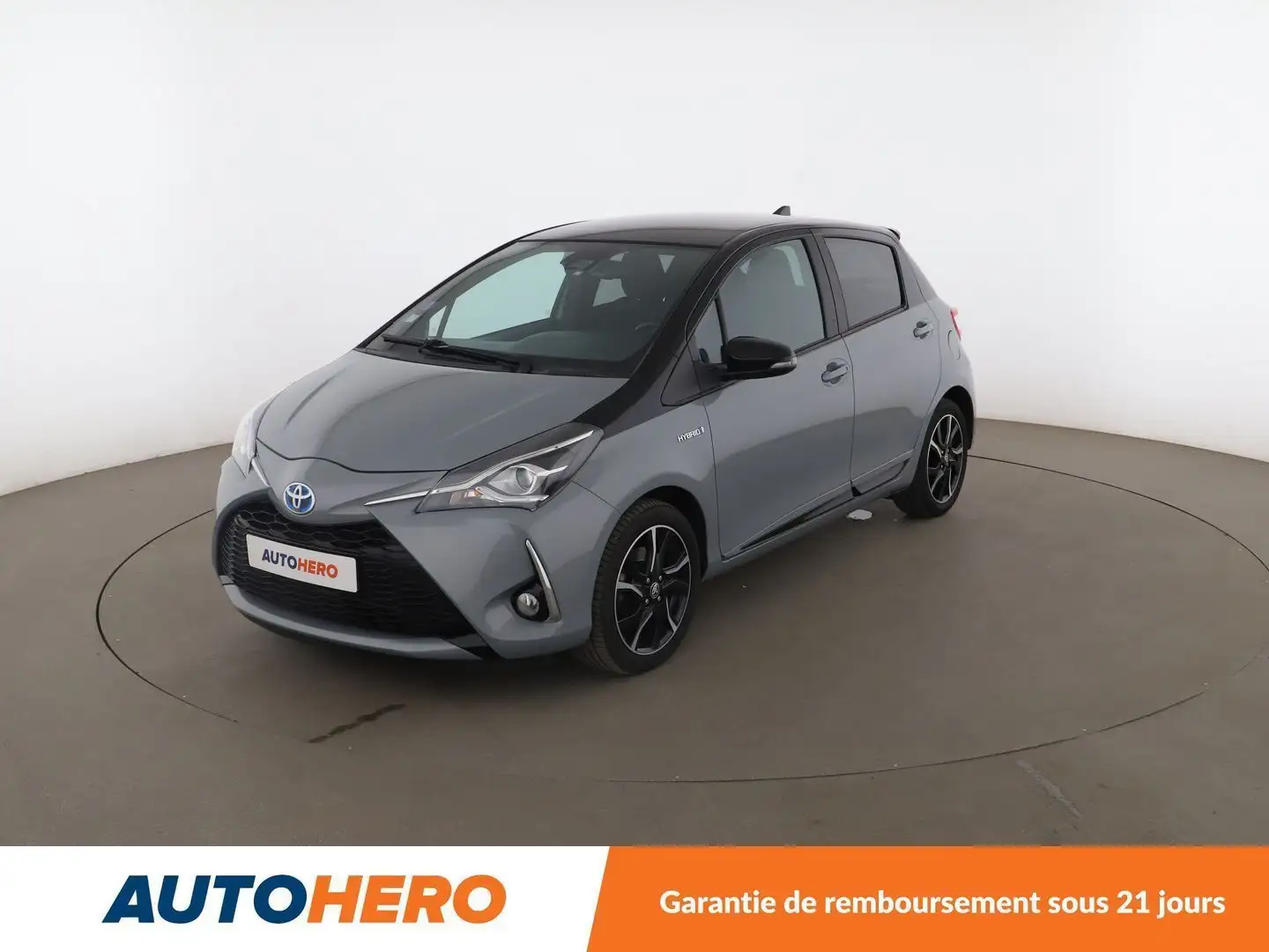 Toyota Yaris 1.5 Hybrid Collection Gris - 1