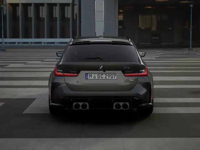 BMW M3 view 5