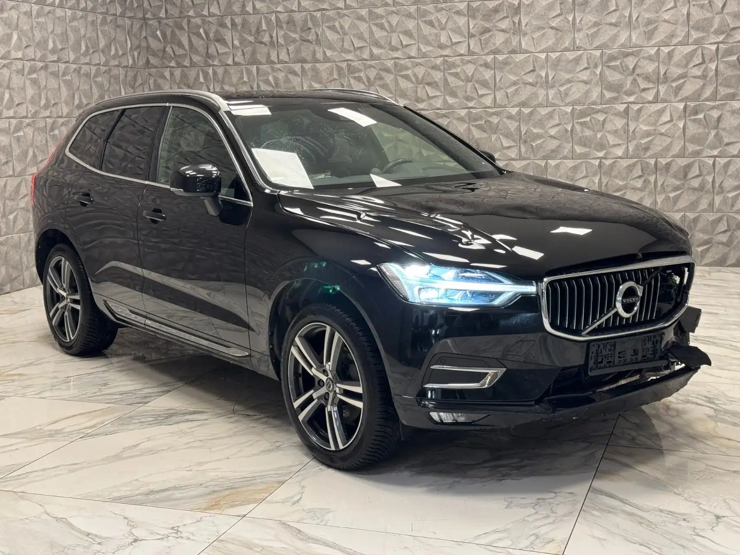 Volvo XC60 Inscription AWD Schwarz - 1
