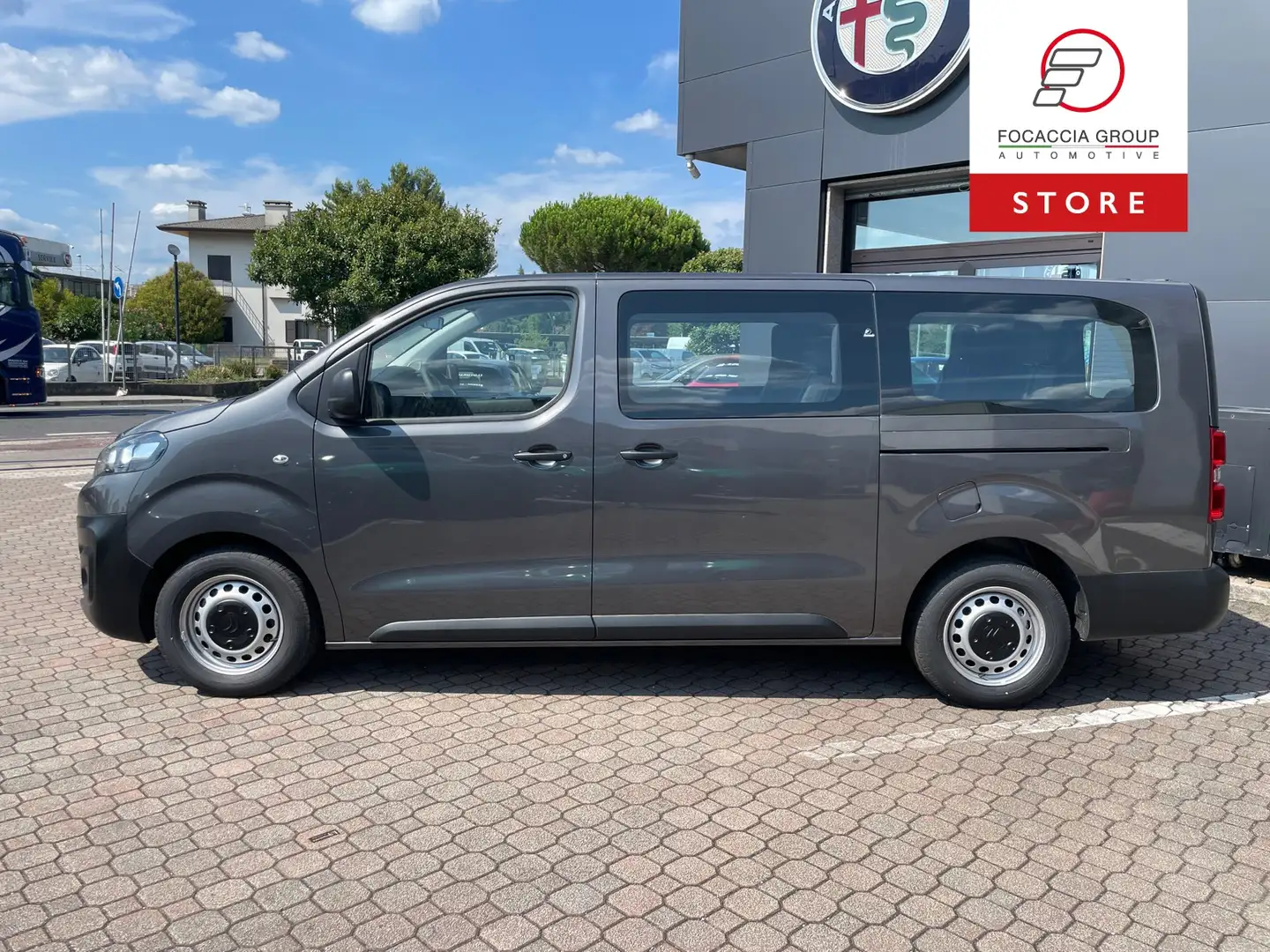 Citroen Jumpy 9 posti  2.0 BlueHdi 140cv EAT8 Gri - 2