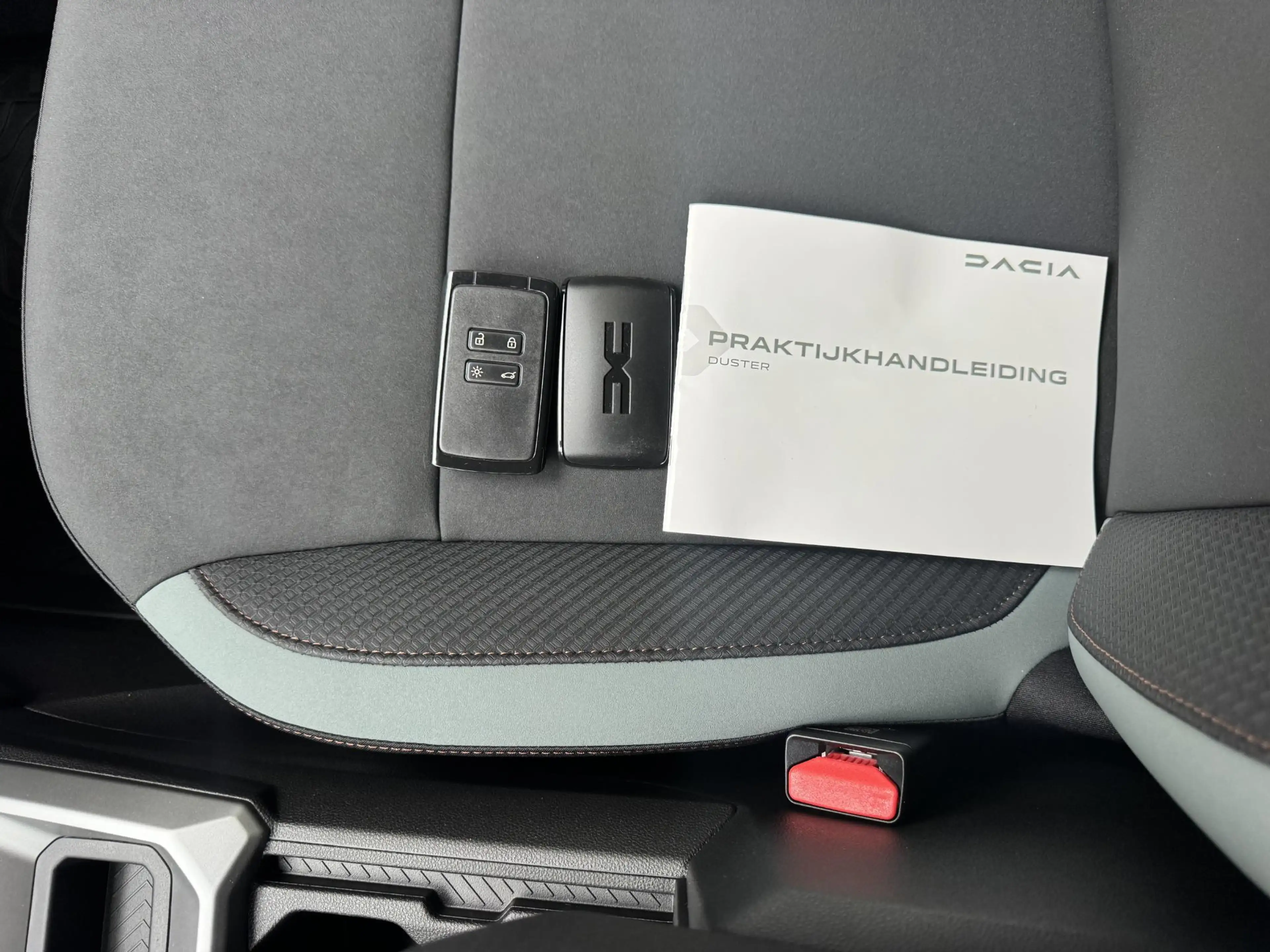 Dacia Duster 1.6 Hybrid 140 Extreme | Pack Winter | Pack Assist — photo 19