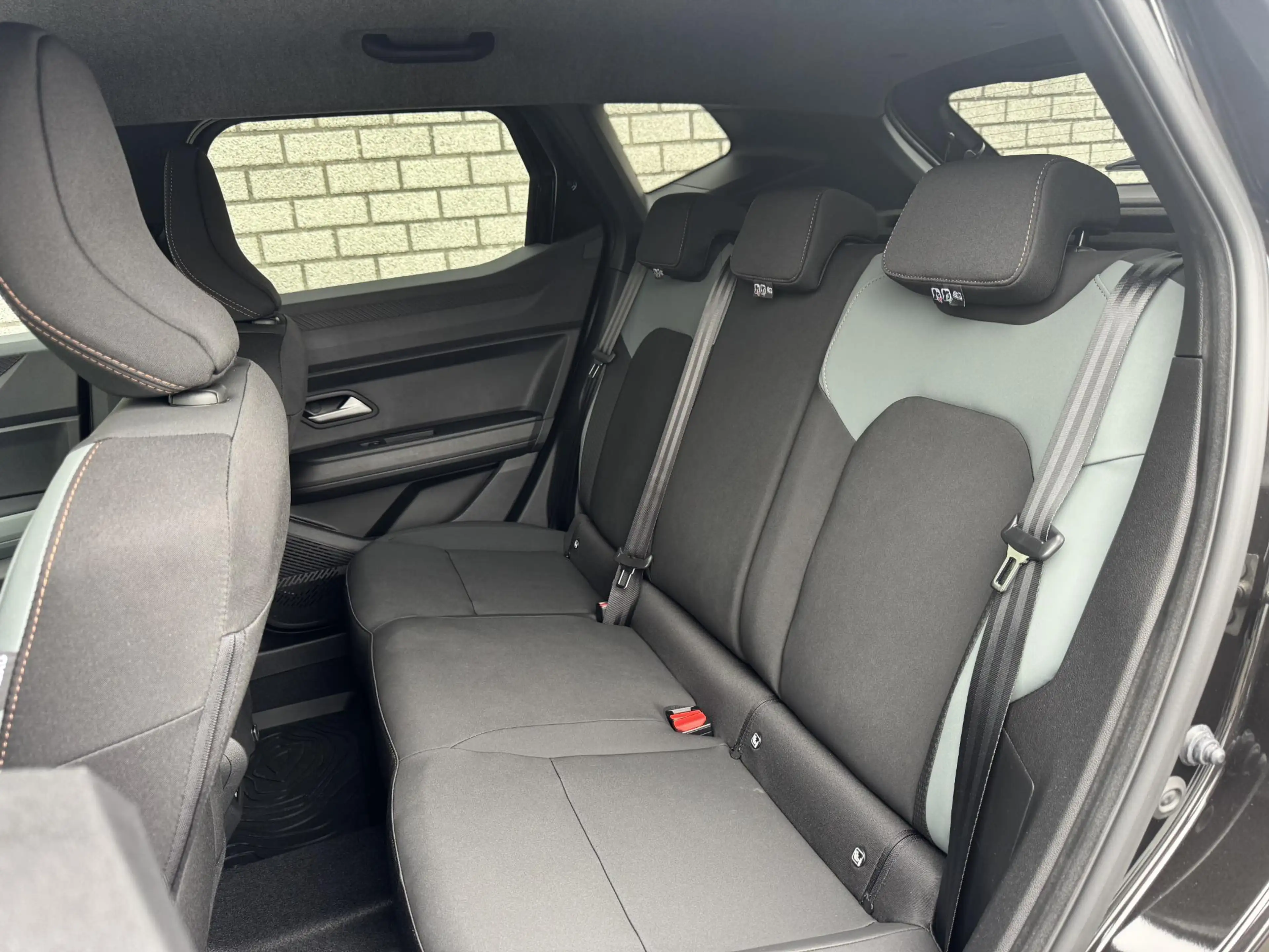 Dacia Duster 1.6 Hybrid 140 Extreme | Pack Winter | Pack Assist — photo 8