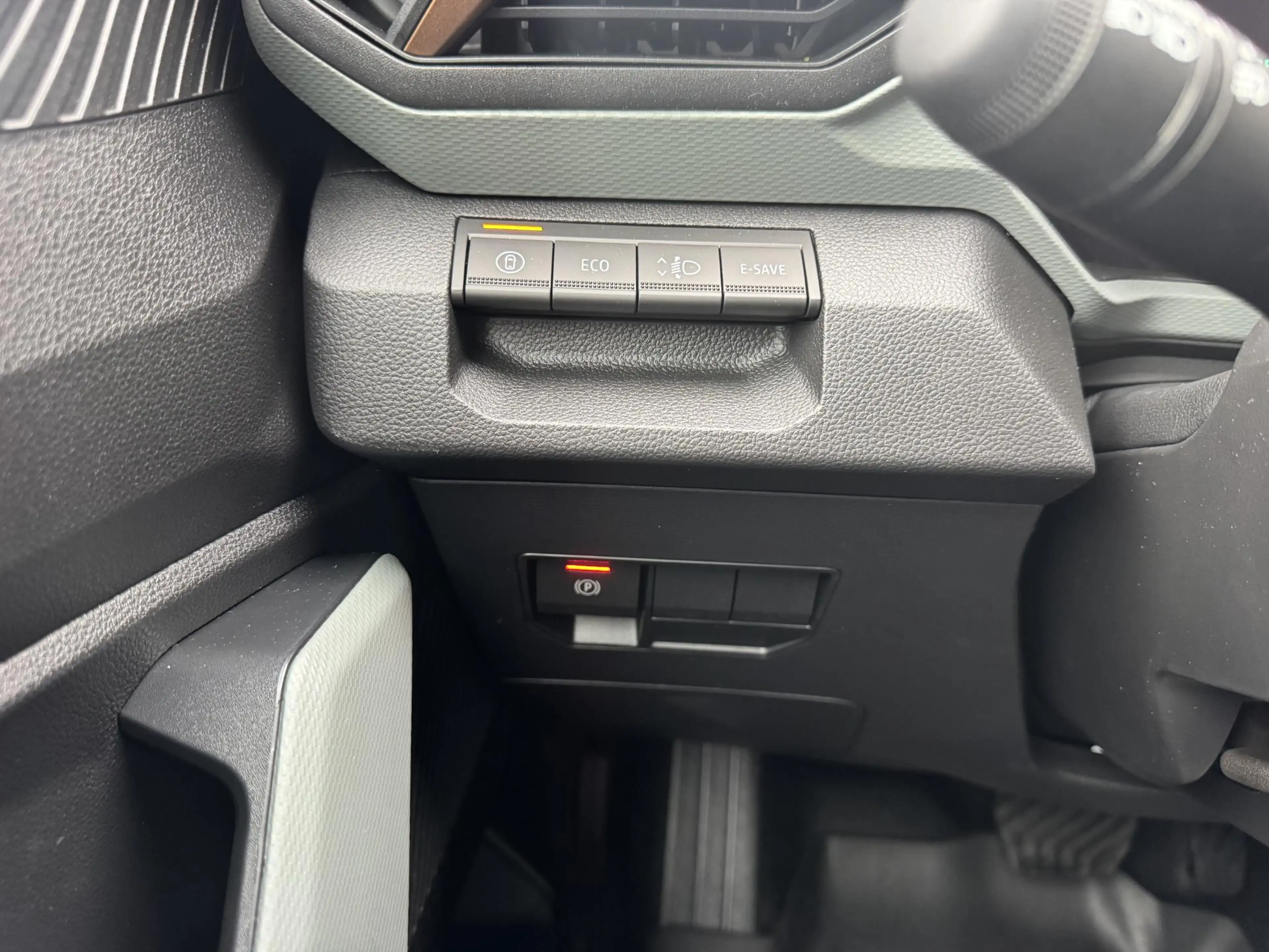 Dacia Duster 1.6 Hybrid 140 Extreme | Pack Winter | Pack Assist — photo 25