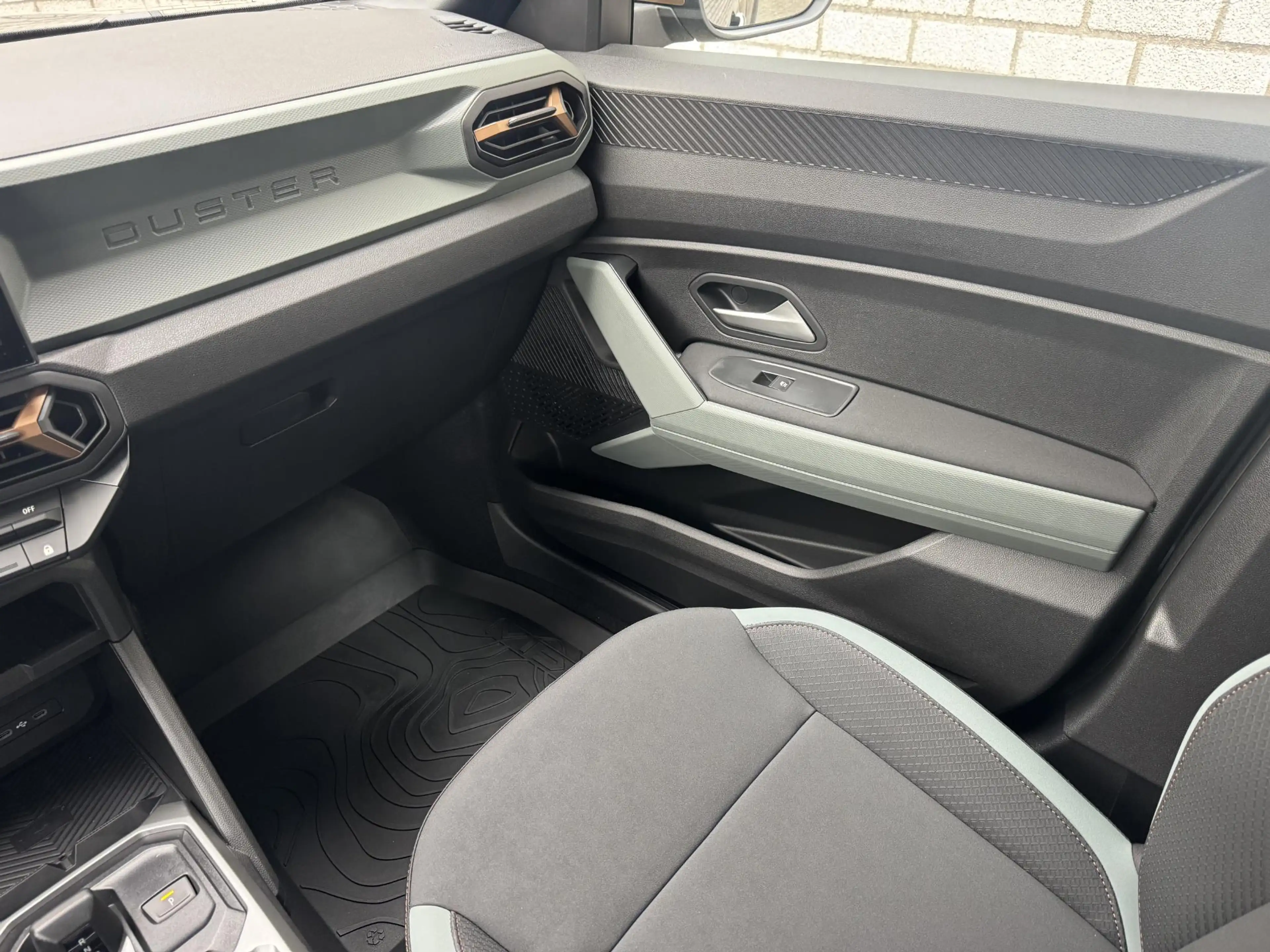 Dacia Duster 1.6 Hybrid 140 Extreme | Pack Winter | Pack Assist — photo 39
