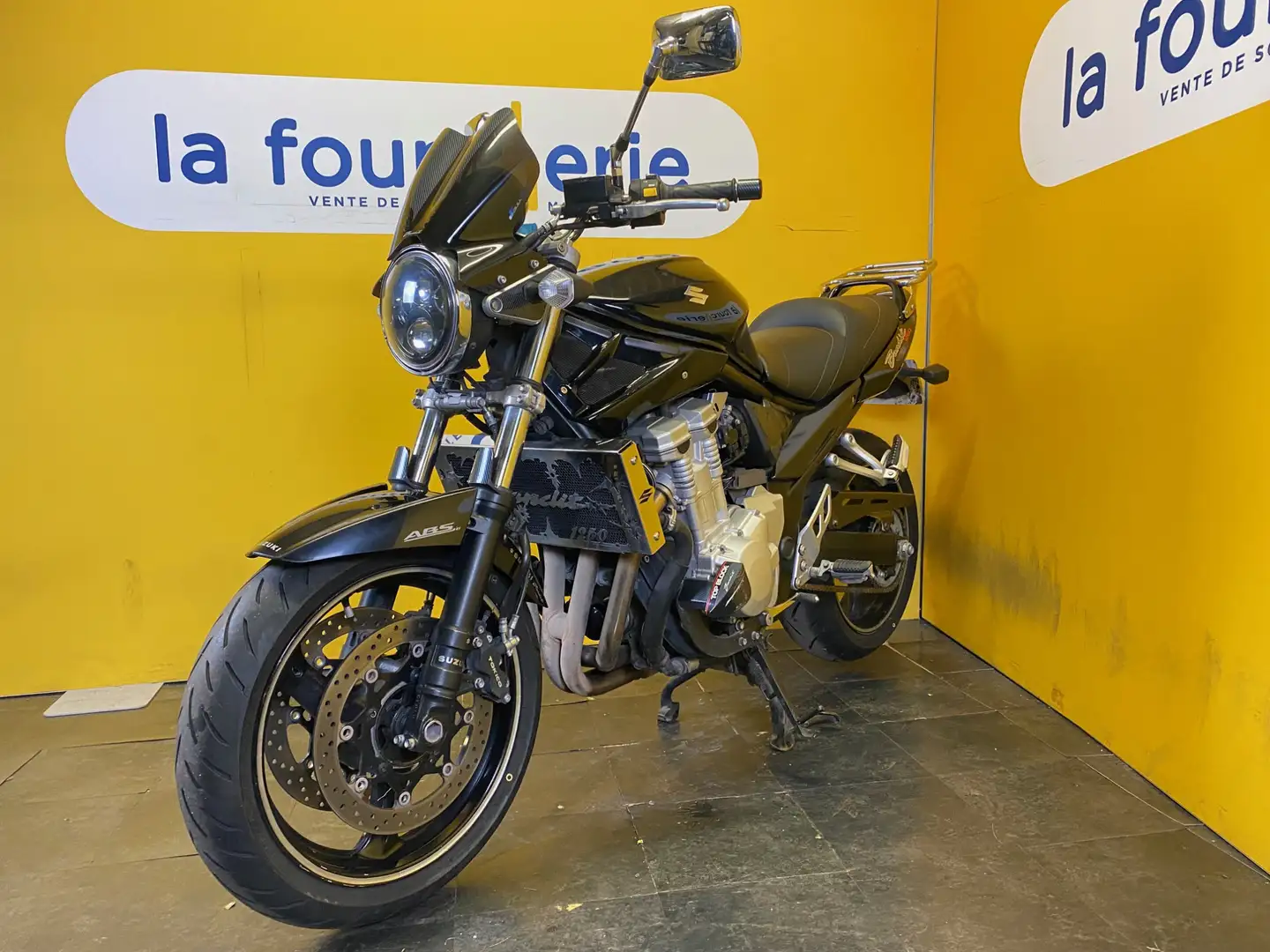 Suzuki Noir - 1