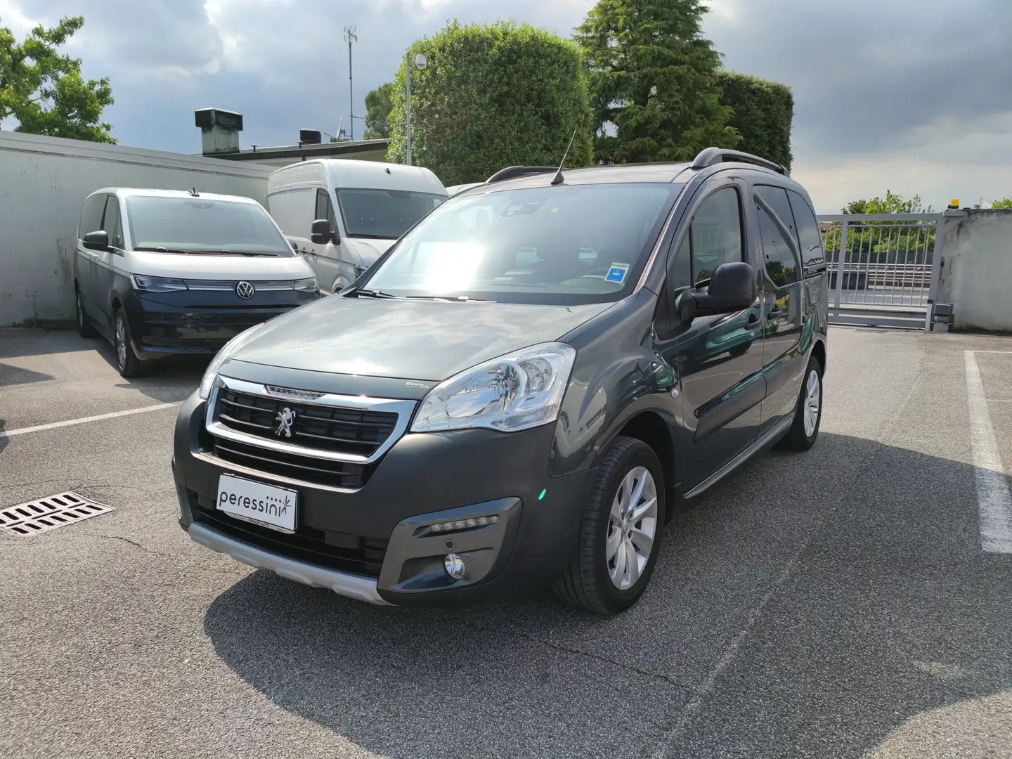 Peugeot Partner Tepee 1.6 hdi 110 cv Km certificati Šedá - 1