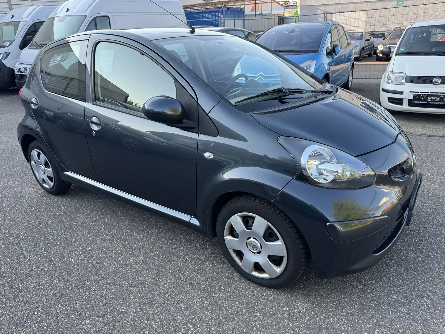 Toyota Aygo Cool. Klima .TÜV Neue Grijs - 2
