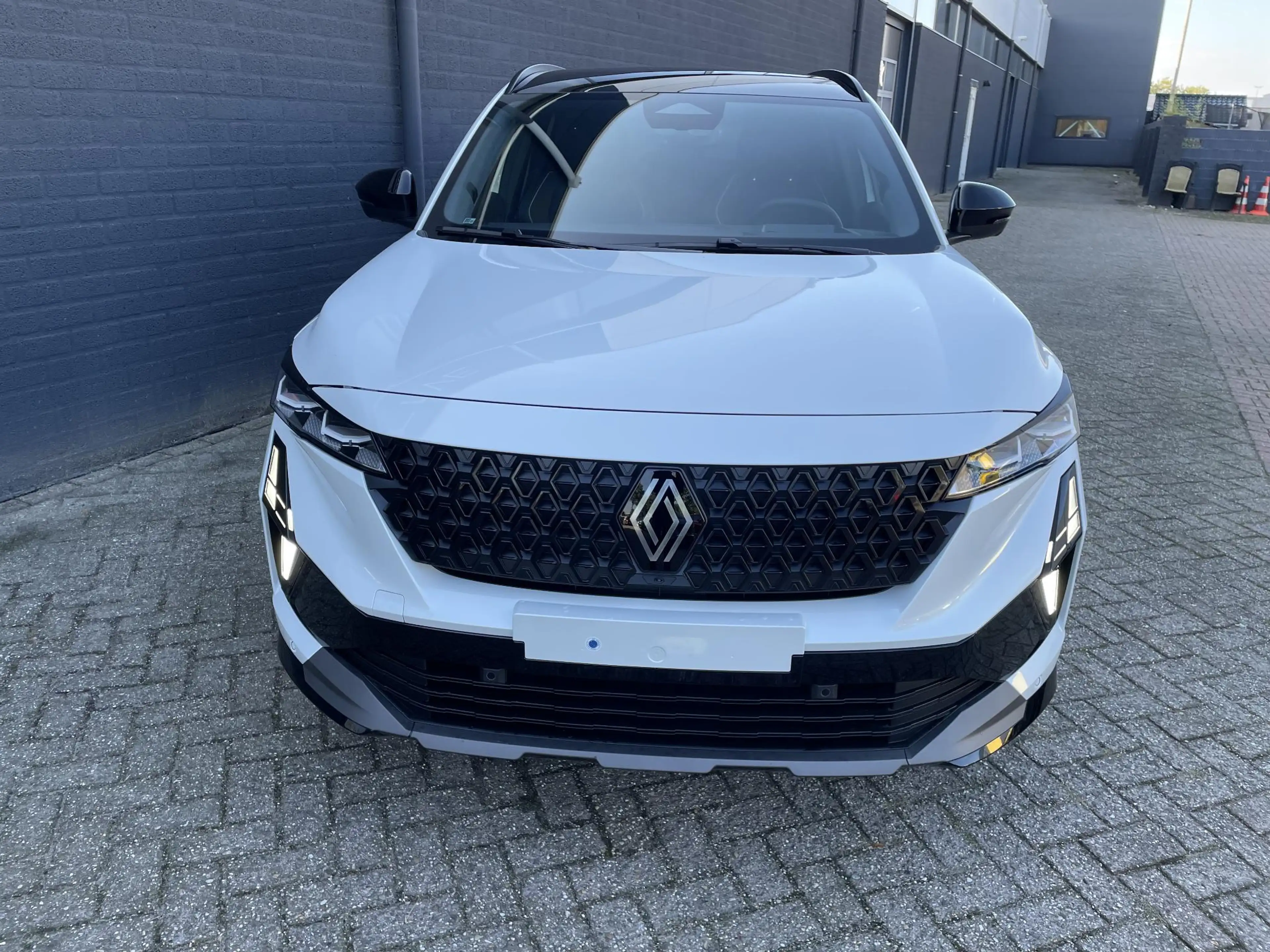 Renault Espace E-Tech full hybrid 200 iconic 7p. | Pack Vision | — photo 2