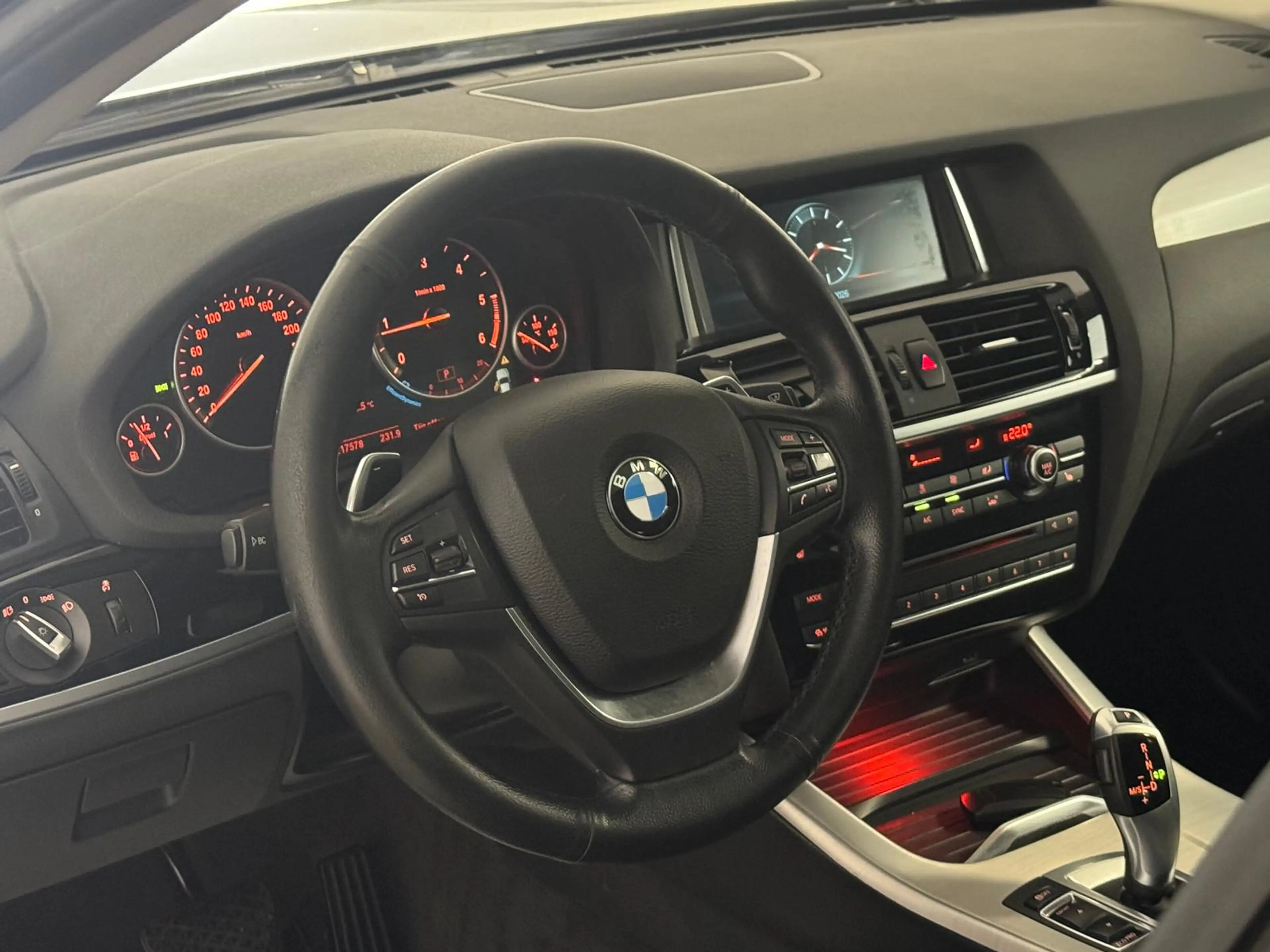 BMW X4 2.0 X-Line Xenon Navi Schiebedach AHK — photo 15