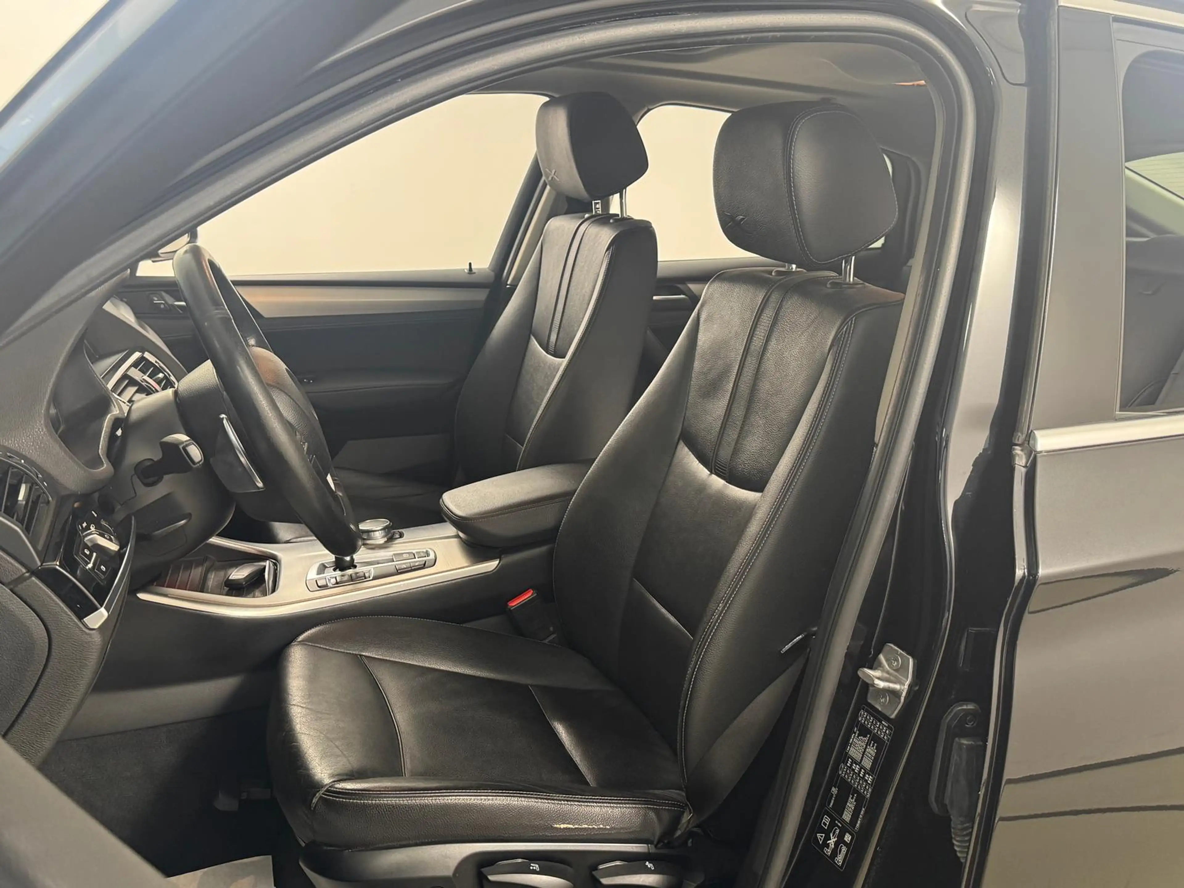 BMW X4 2.0 X-Line Xenon Navi Schiebedach AHK — photo 10