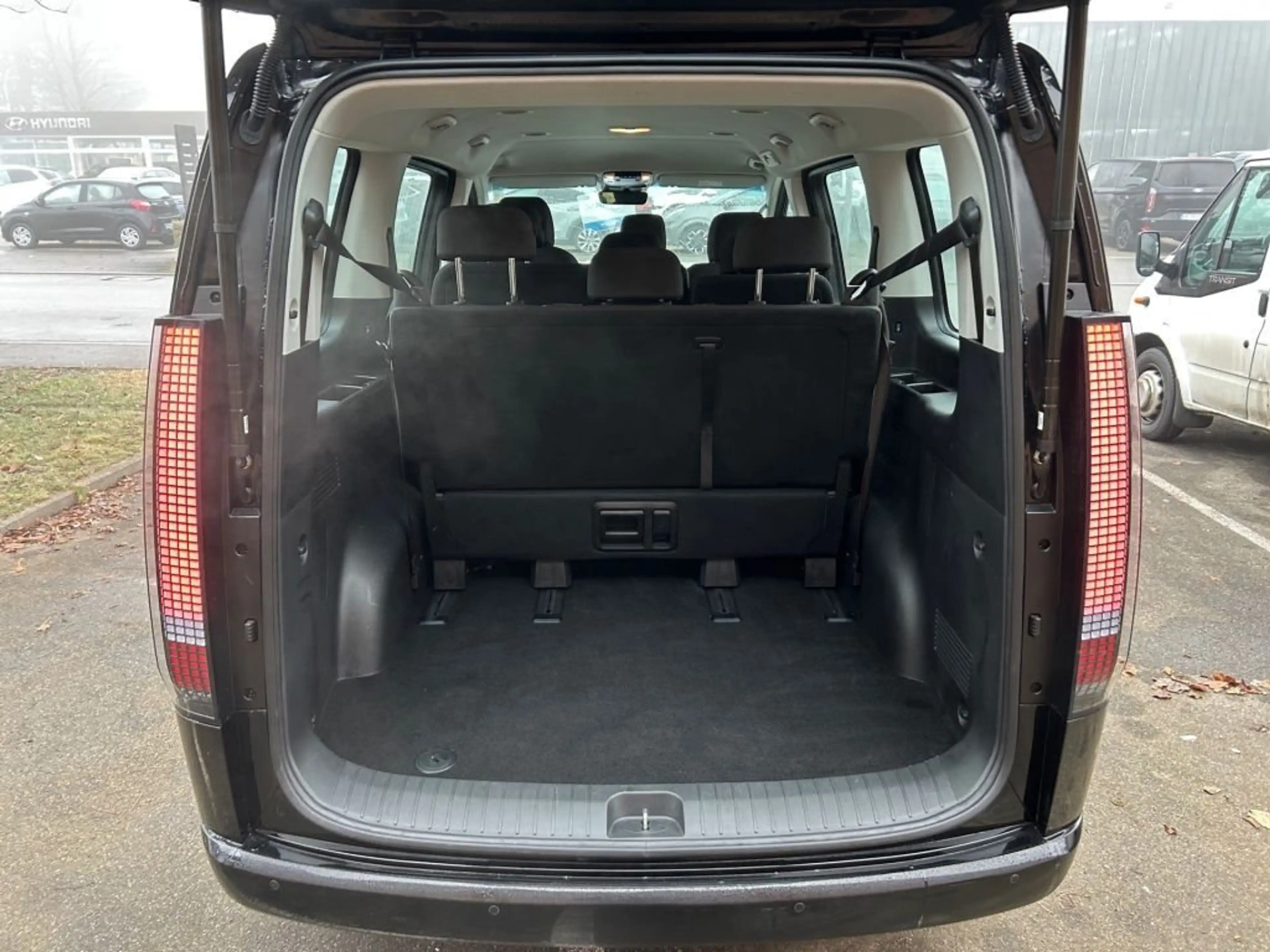 Hyundai STARIA 1.6 T-GDI HEV Trend — photo 7