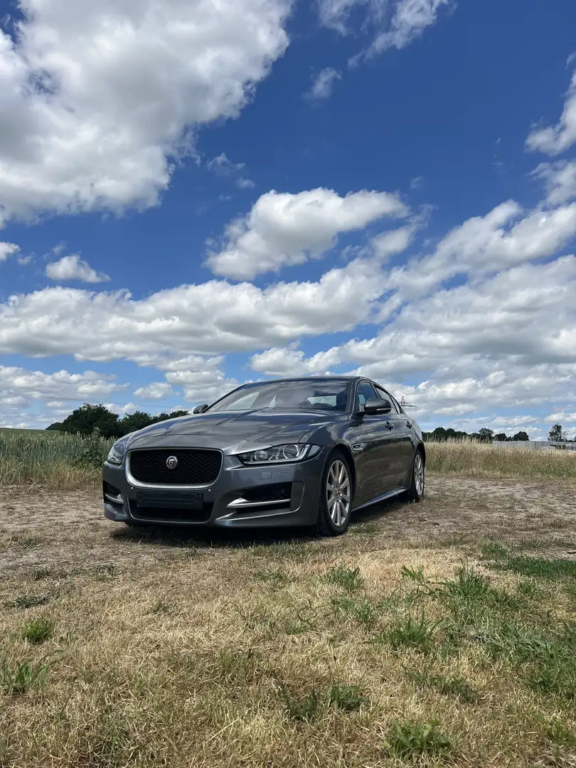 Jaguar XE 20d 180PS R-Sport Automatik Vollausstattung Gris - 1