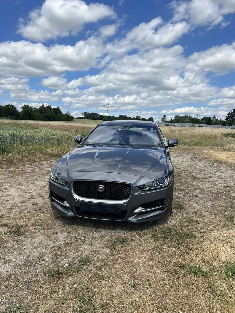 Jaguar XE 20d 180PS R-Sport Automatik Vollausstattung Gris - 2