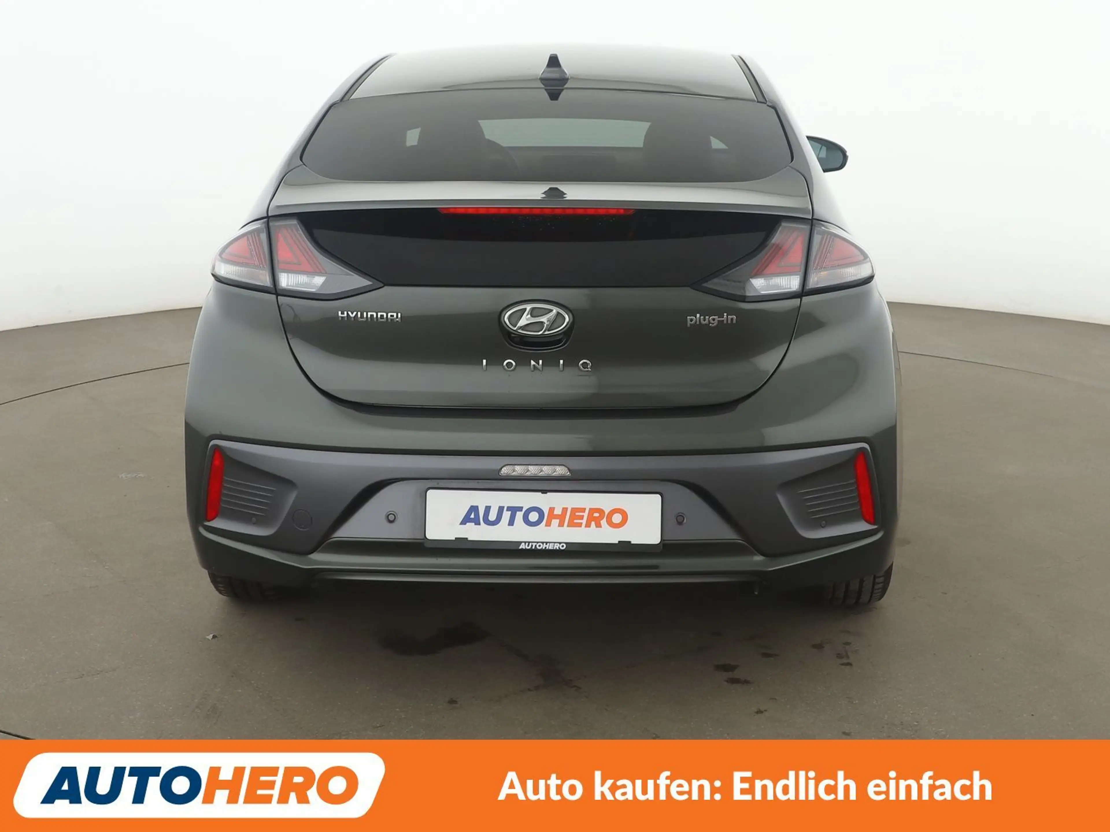 Hyundai IONIQ 1.6 Plug-in Hybrid Prime Aut*NAVI*LED*ACC*CAM*PDC* — photo 5