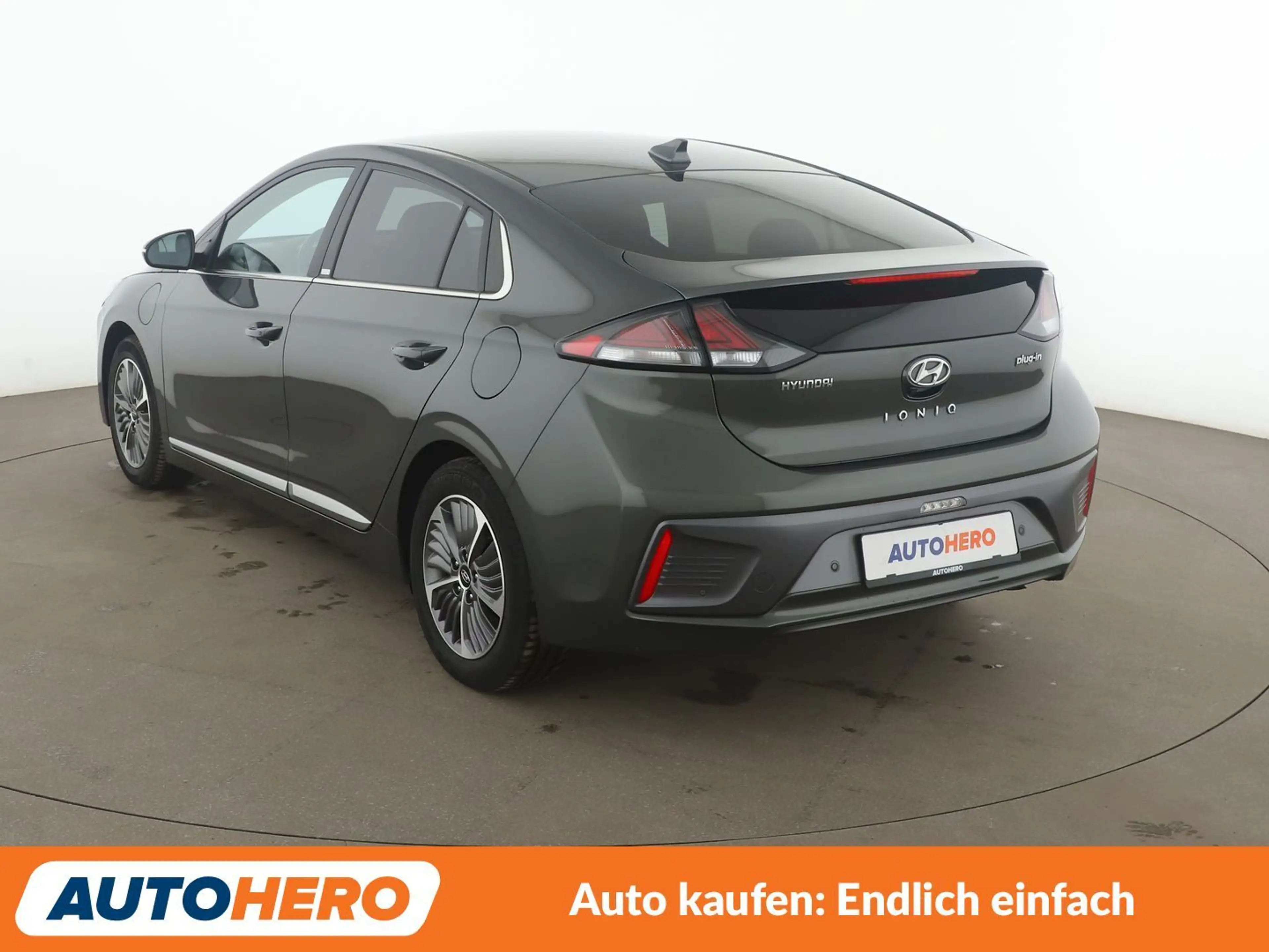 Hyundai IONIQ 1.6 Plug-in Hybrid Prime Aut*NAVI*LED*ACC*CAM*PDC* — photo 4