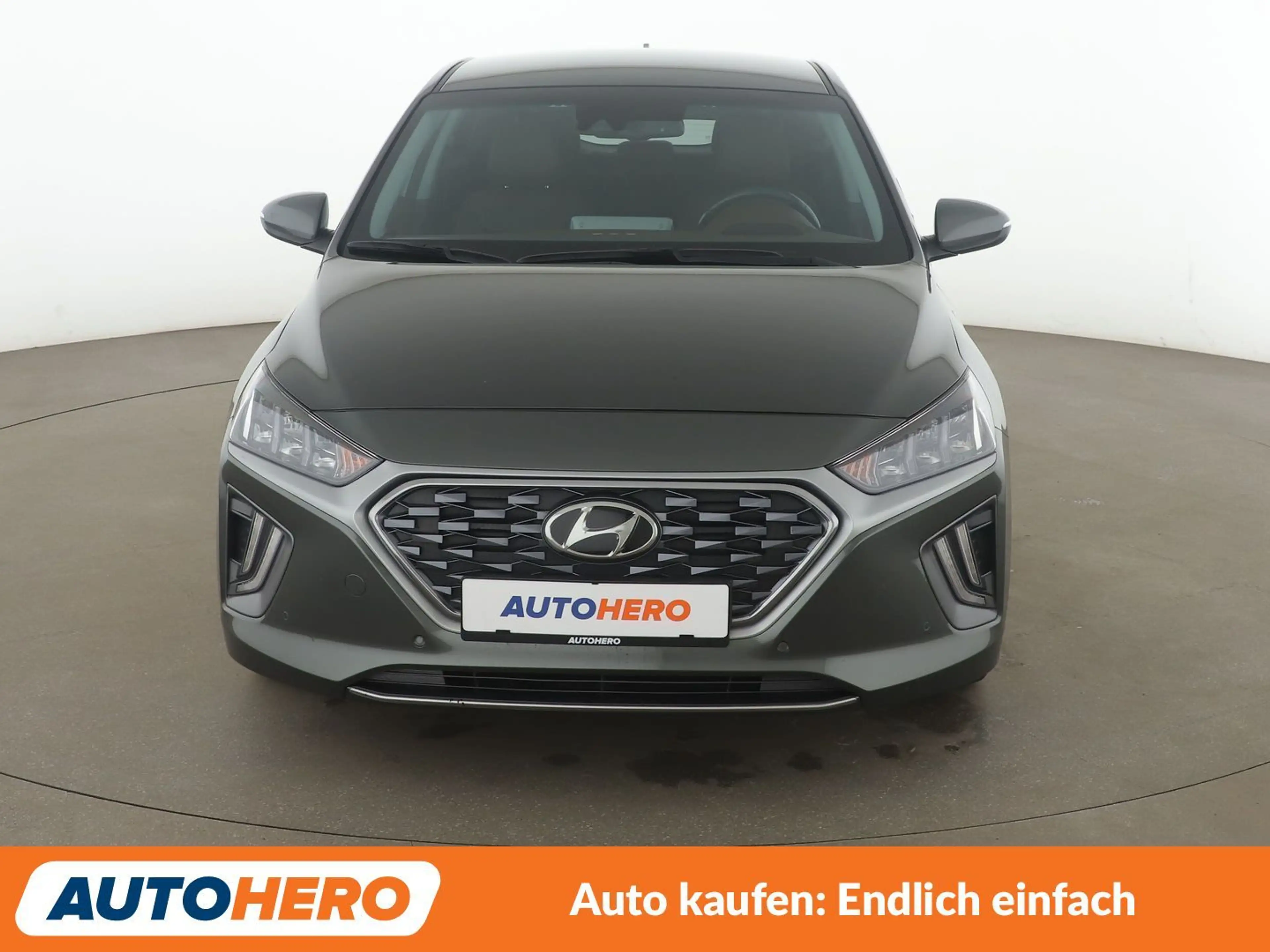 Hyundai IONIQ 1.6 Plug-in Hybrid Prime Aut*NAVI*LED*ACC*CAM*PDC* — photo 9