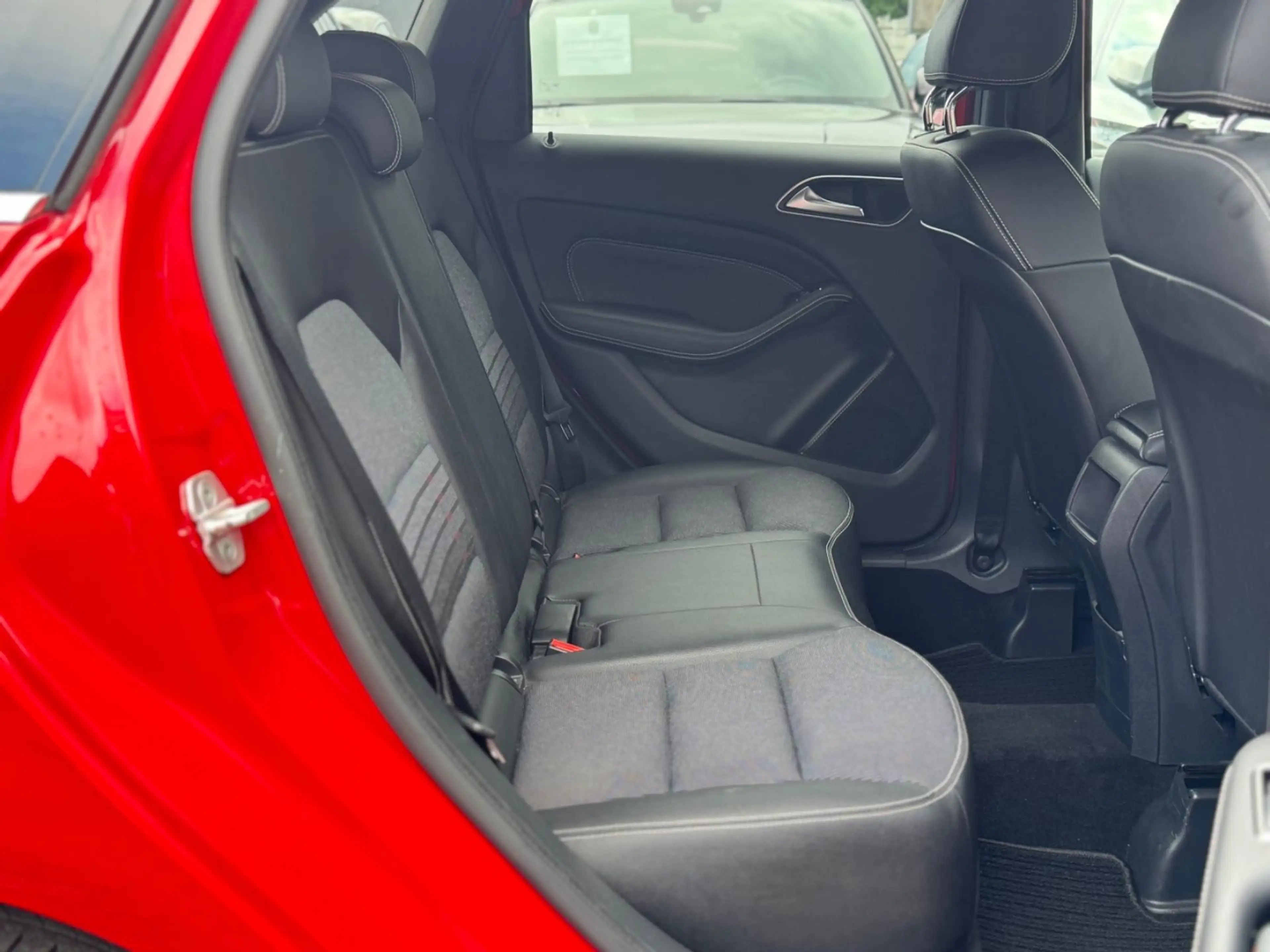 Mercedes-Benz B 180 EDITION/KAMERA/SHZ/TOTWINKEL/TEMPO/PDC/LED — photo 6