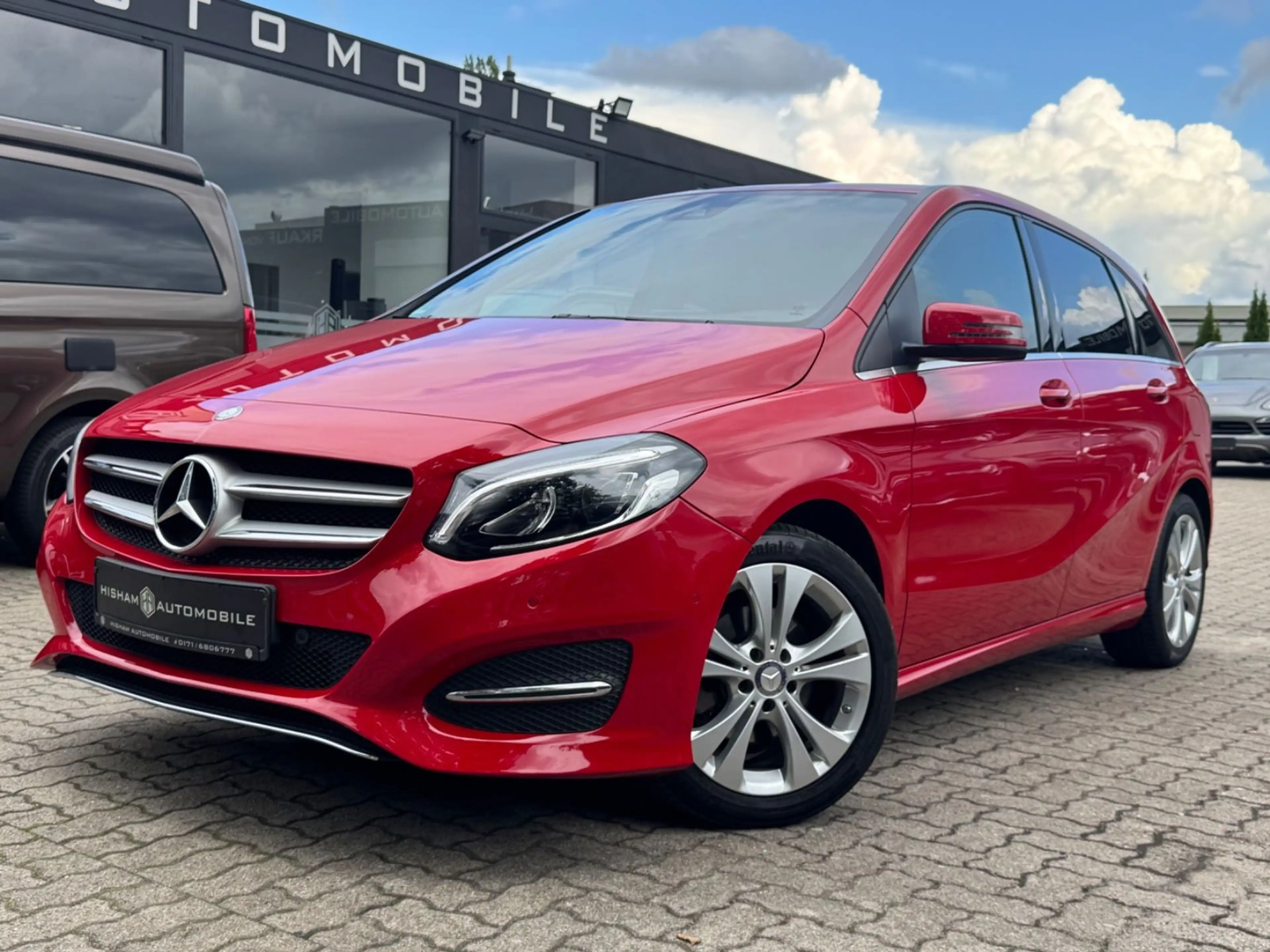 Mercedes-Benz B 180 EDITION/KAMERA/SHZ/TOTWINKEL/TEMPO/PDC/LED