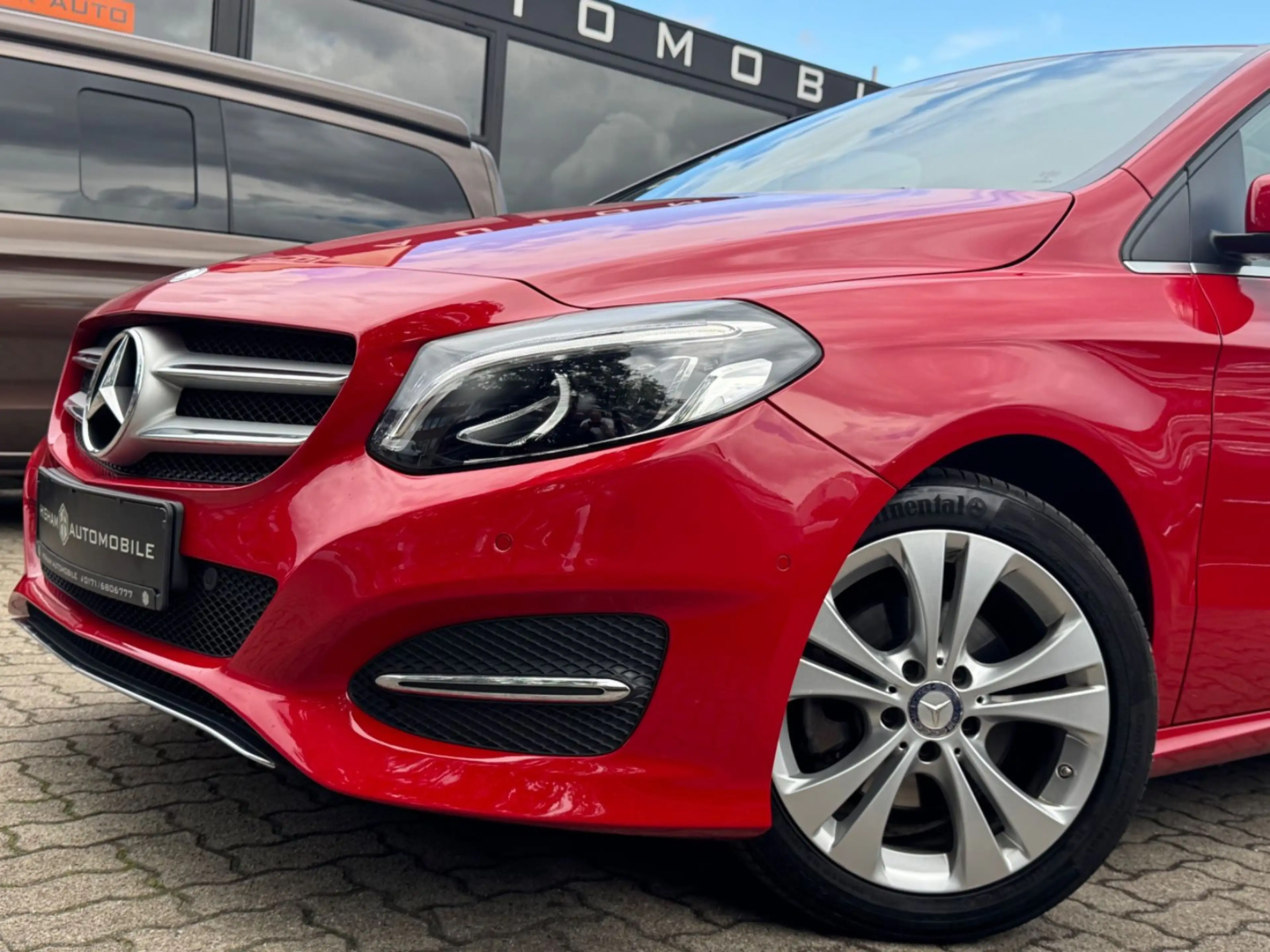 Mercedes-Benz B 180 EDITION/KAMERA/SHZ/TOTWINKEL/TEMPO/PDC/LED — photo 11