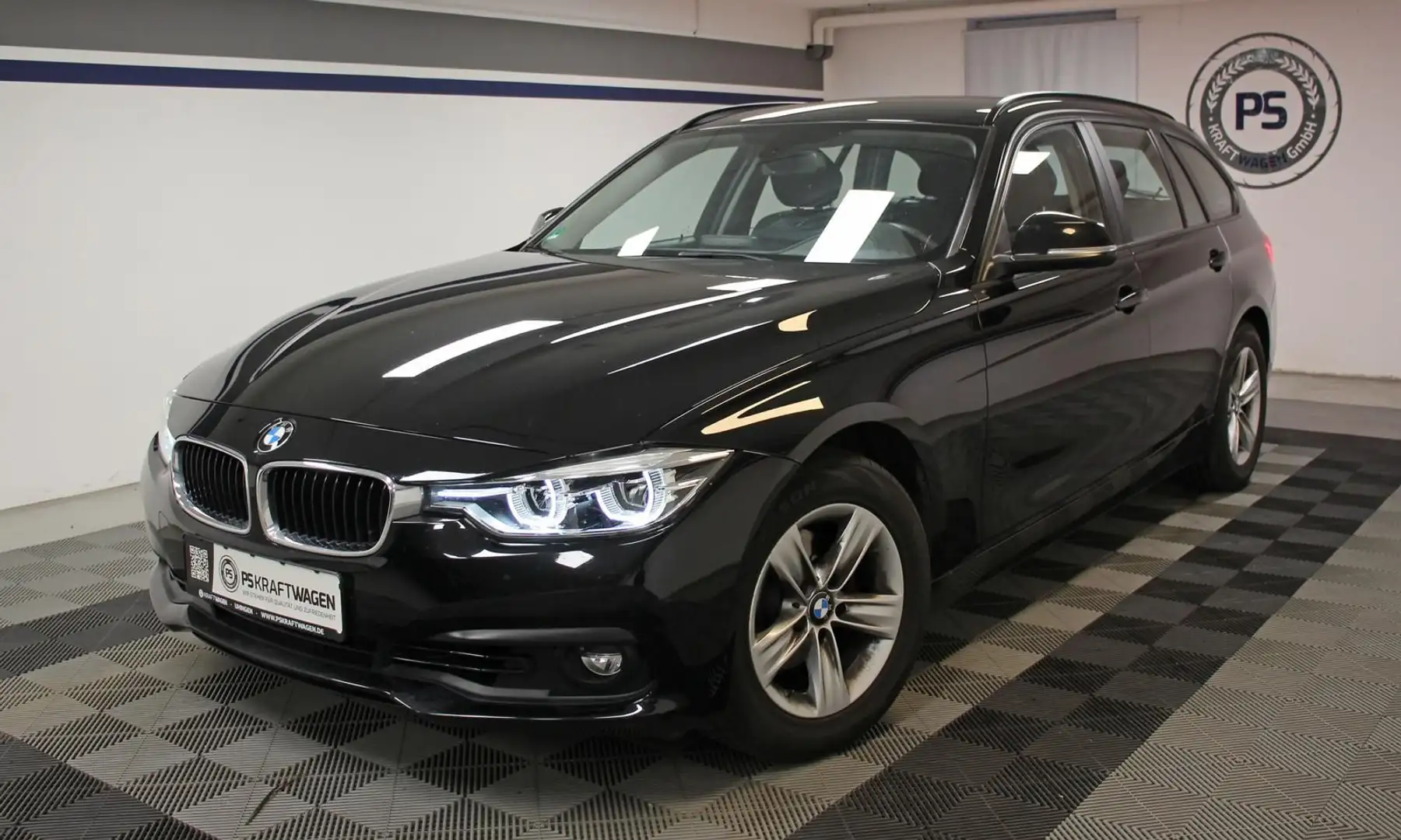 BMW 318 i Touring NAVI SHZ LED BLUETOOTH S.HEFT 2.HD Schwarz - 1