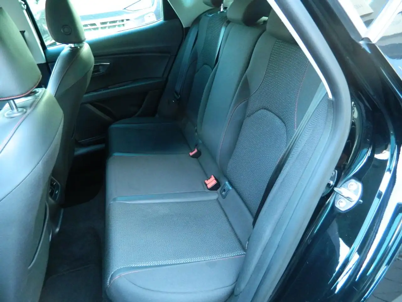 SEAT Leon — photo 9 sur 14