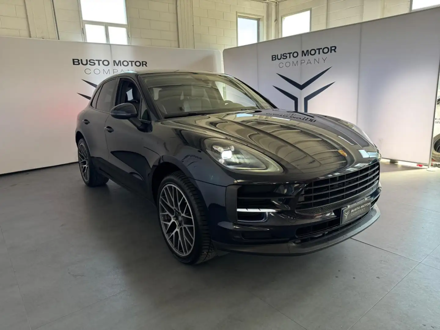 Porsche Macan 2.0 245 CV PDK Bleu - 1