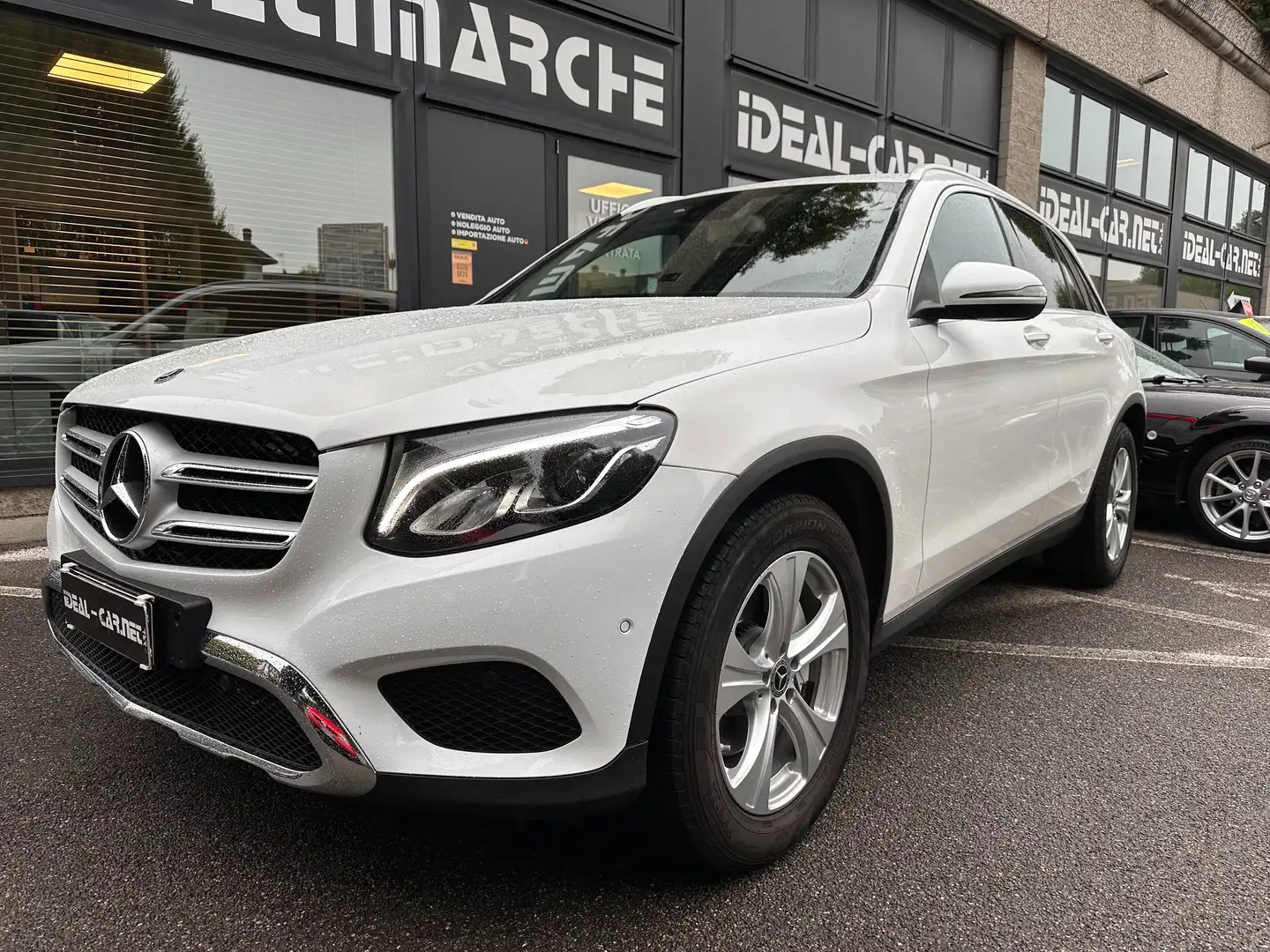 Mercedes-Benz GLC 220 d Sport 4 Matic Automatico Gancio Blanco - 1