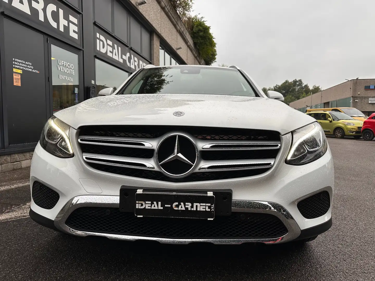 Mercedes-Benz GLC 220 d Sport 4 Matic Automatico Gancio Blanco - 2
