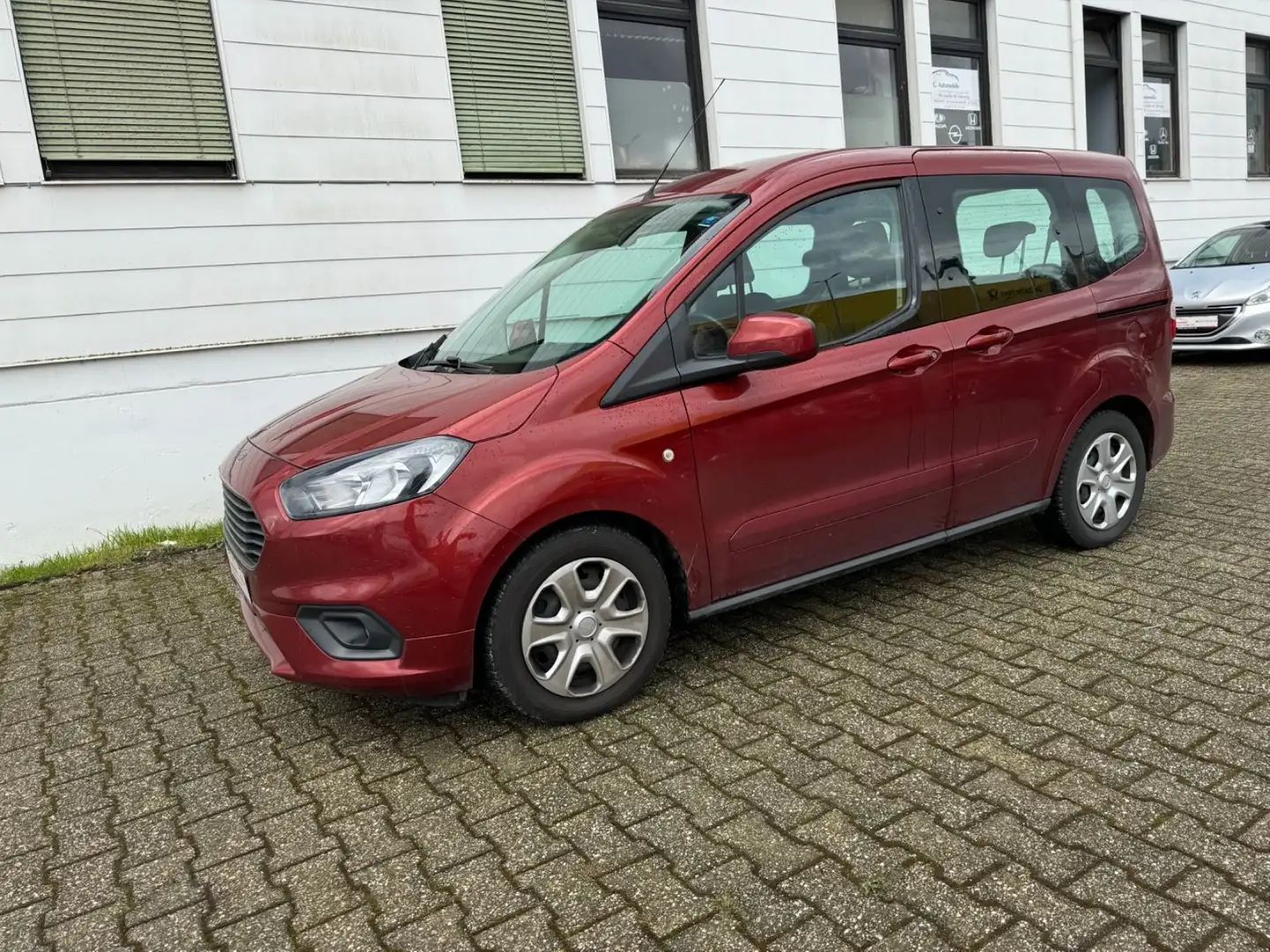 Ford Tourneo Courier Trend Klima Bluetooth Rouge - 2