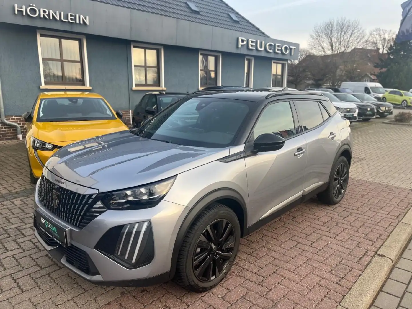 Peugeot 2008 2008 GT 130EAT8+Navi+Alcantara+SHZ+SDach+ACC Silber - 1