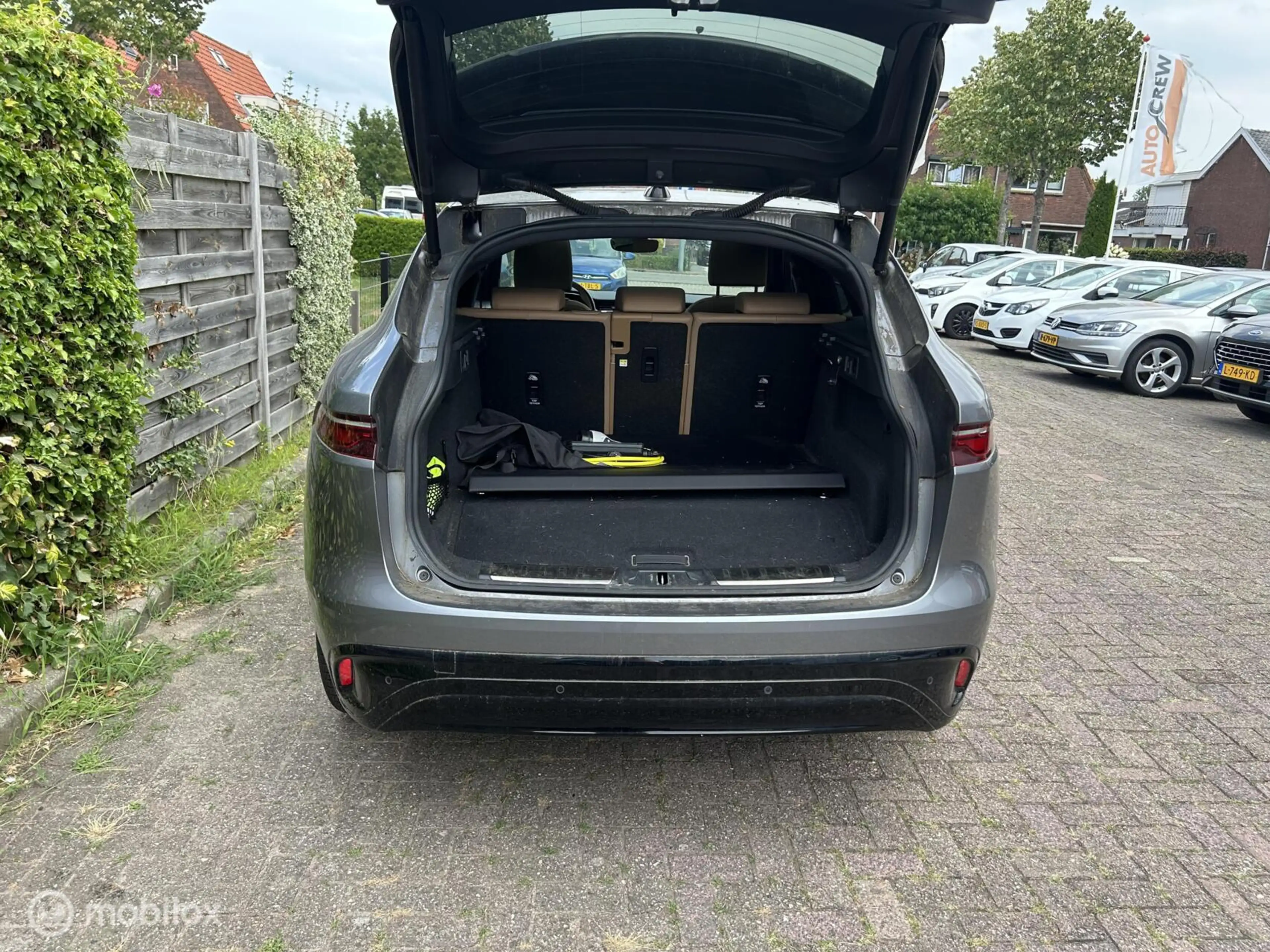 Jaguar F-Pace 2.0 P400e PHEV Limited Edition R-Dynamic SE — photo 6