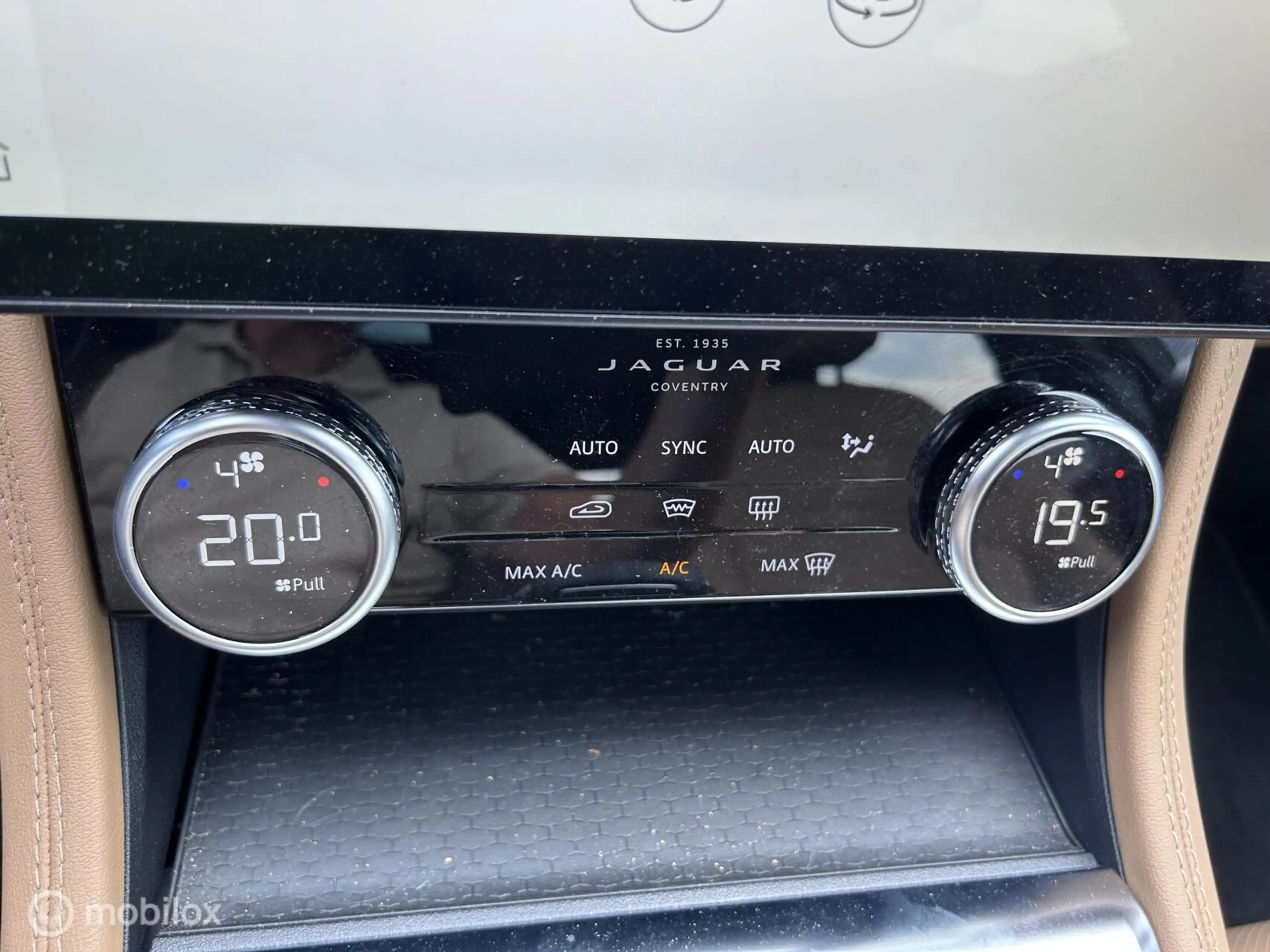 Jaguar F-Pace 2.0 P400e PHEV Limited Edition R-Dynamic SE — photo 18