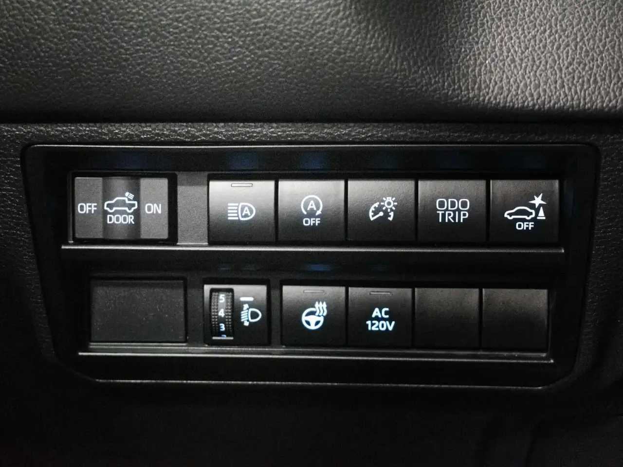 Toyota Tundra снимка Toyota Tundra