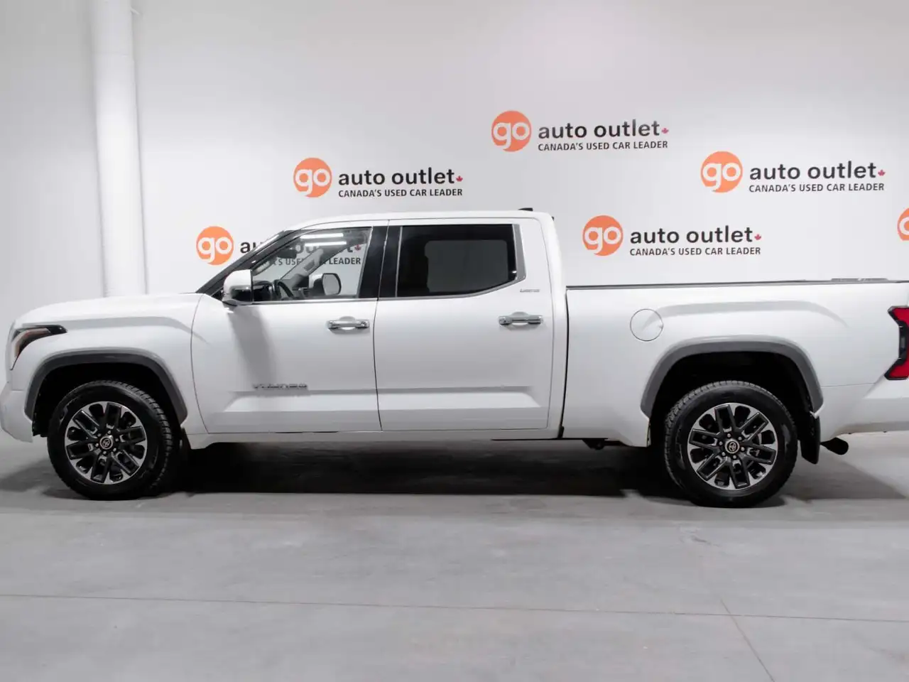 Toyota Tundra снимка Toyota Tundra