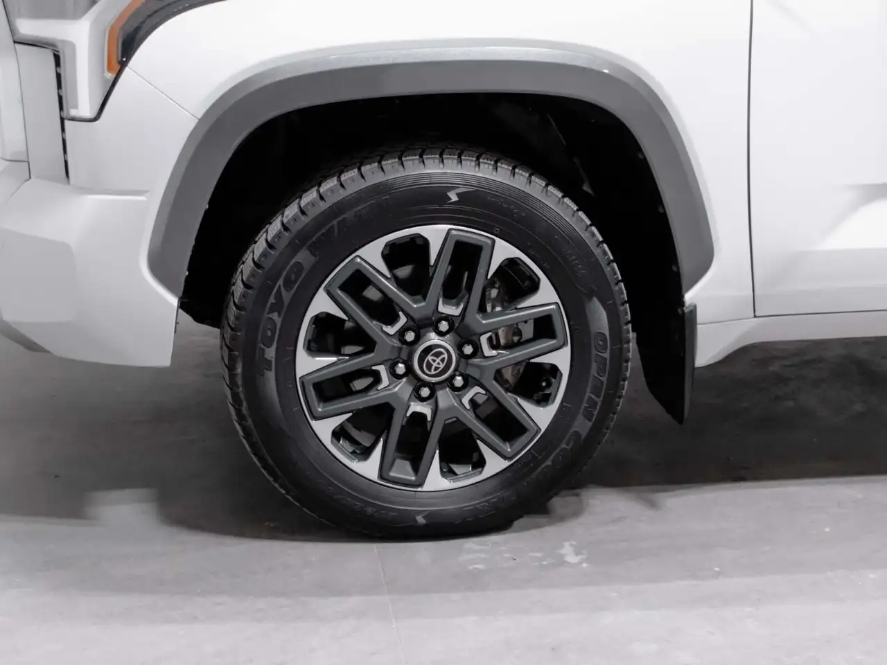 Toyota Tundra снимка Toyota Tundra
