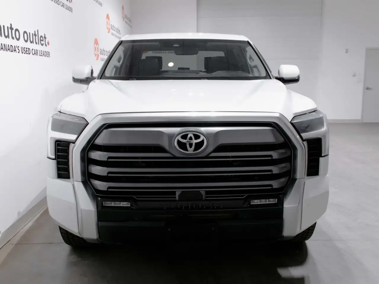 Toyota Tundra снимка Toyota Tundra
